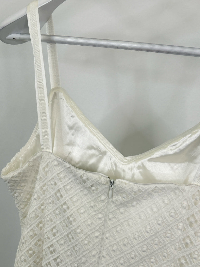 White House Black Market Size 6 Women's White Dress