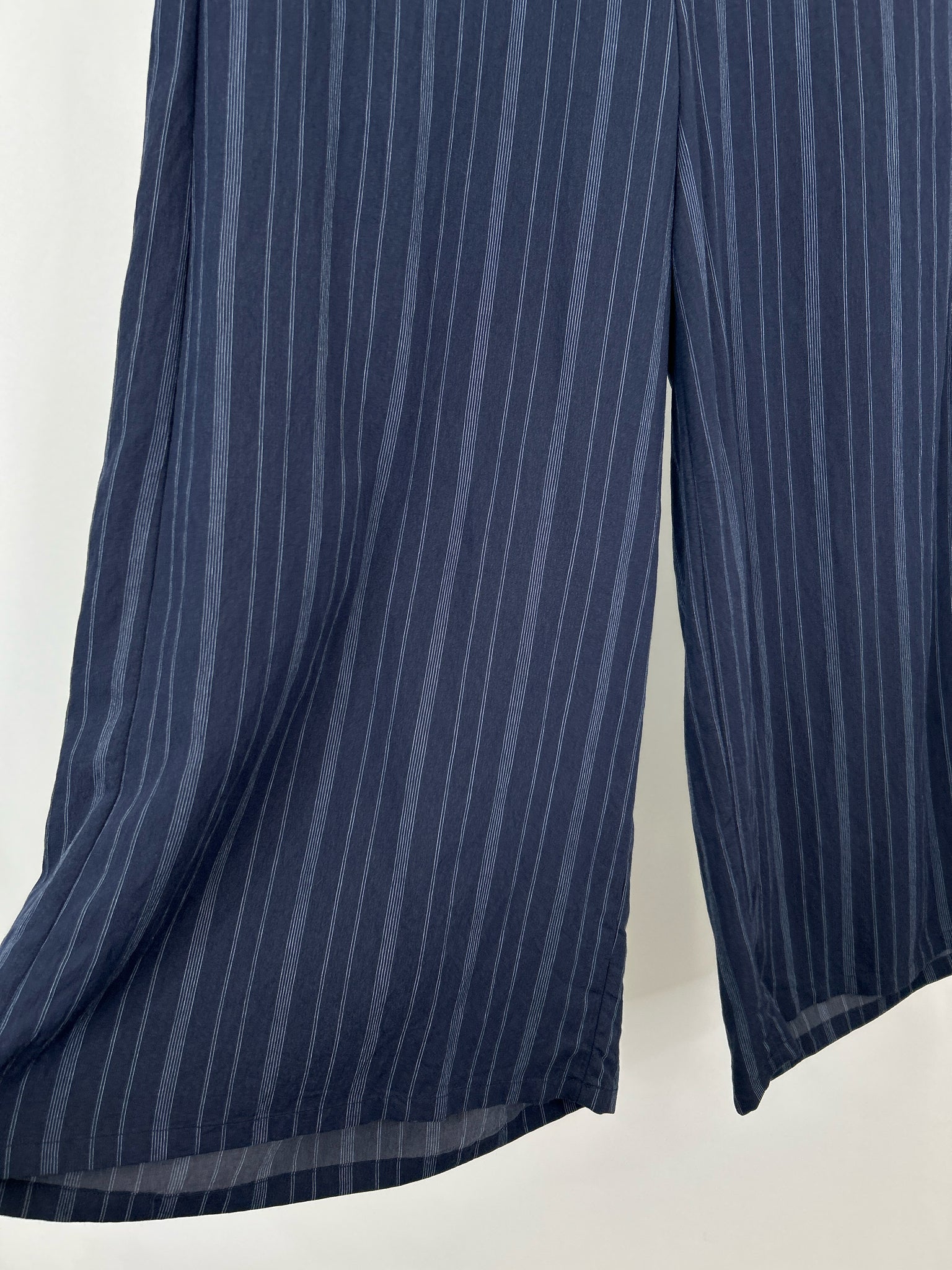 VINCE Size L NAVY STRIPED Women Pants