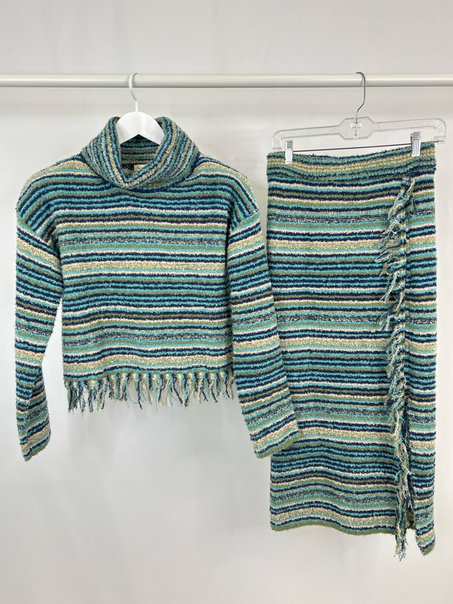 HEM & THREAD Size S BLUE AND GREEN Women 2-Piece w/skirt