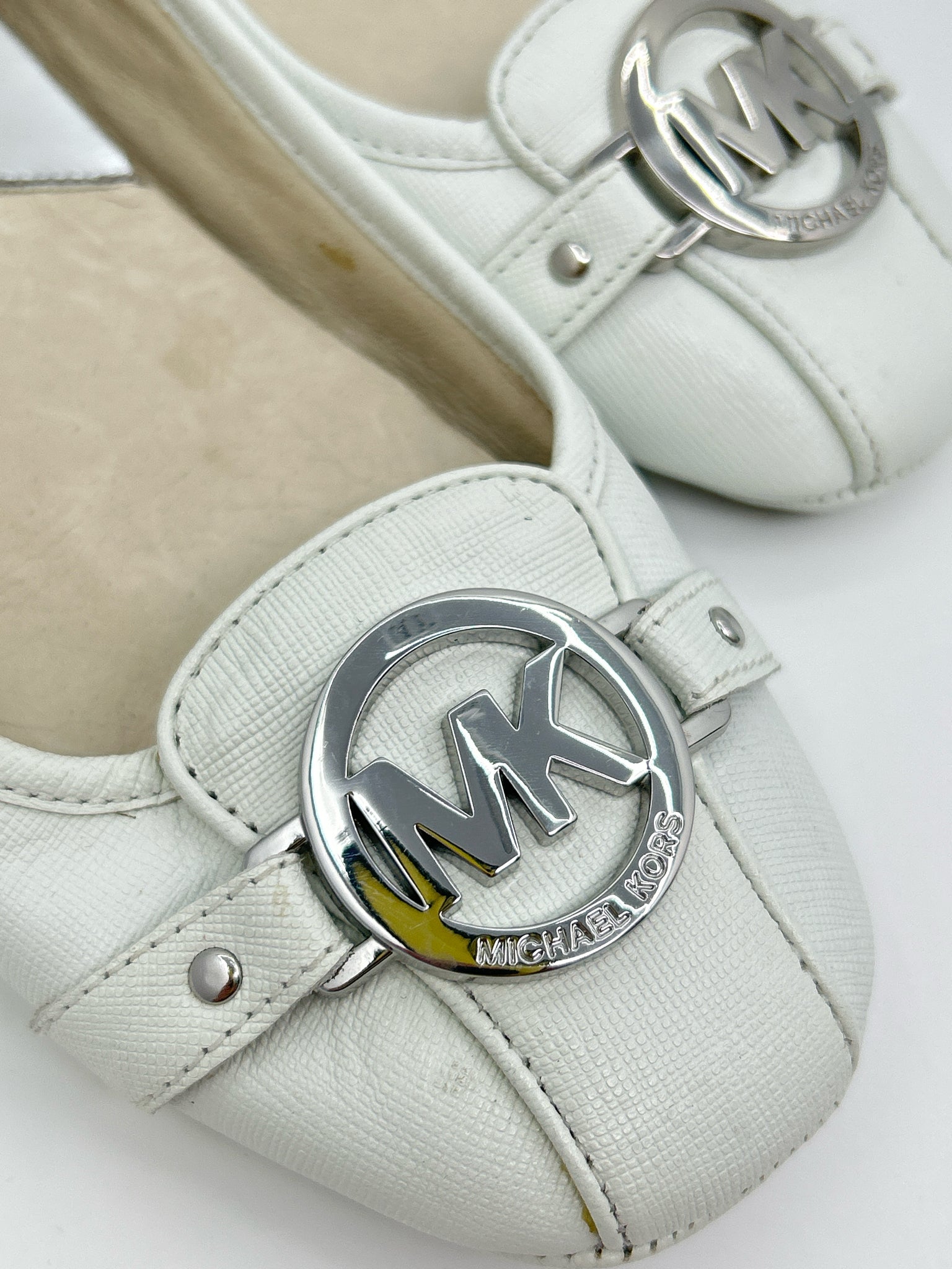 MICHAEL MICHAEL KORS Size 8M White Women Flats