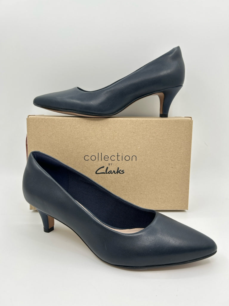 CLARKS COLLECTION Women Size 8.5W Navy Pumps NIB