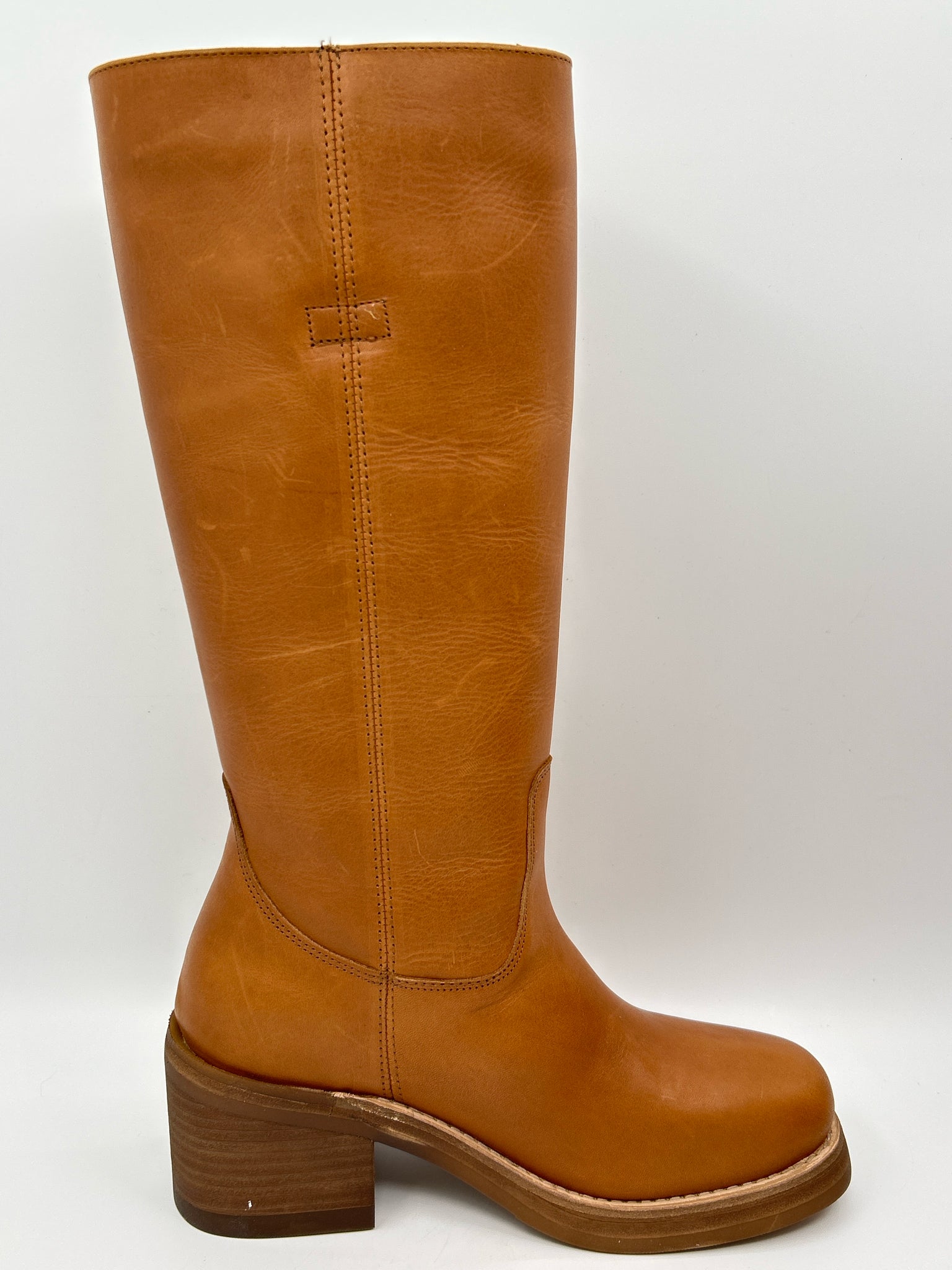 DINGO Size 8.5M Tan Women Boots