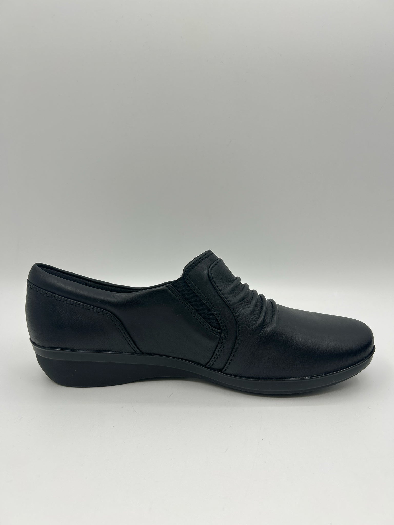 CLARKS Size 7 Black Women Shoes