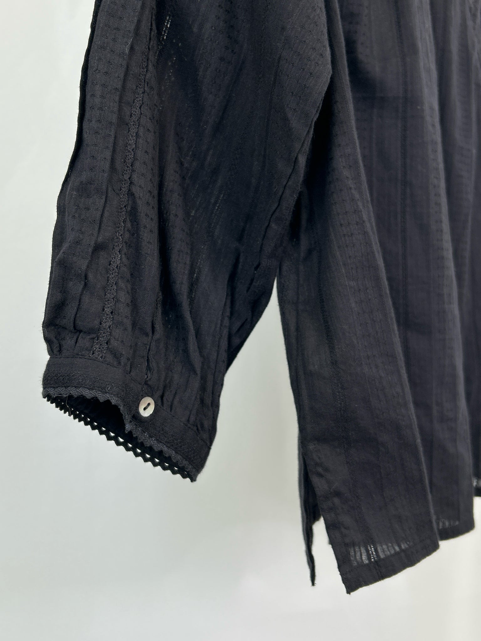 CLEOBELLA Size M Black Women Top