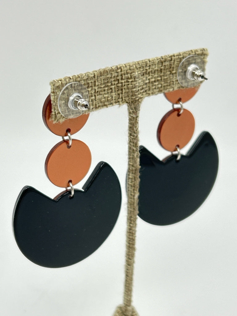 EYE CANDY Size One Size Orange and Silver Earrings