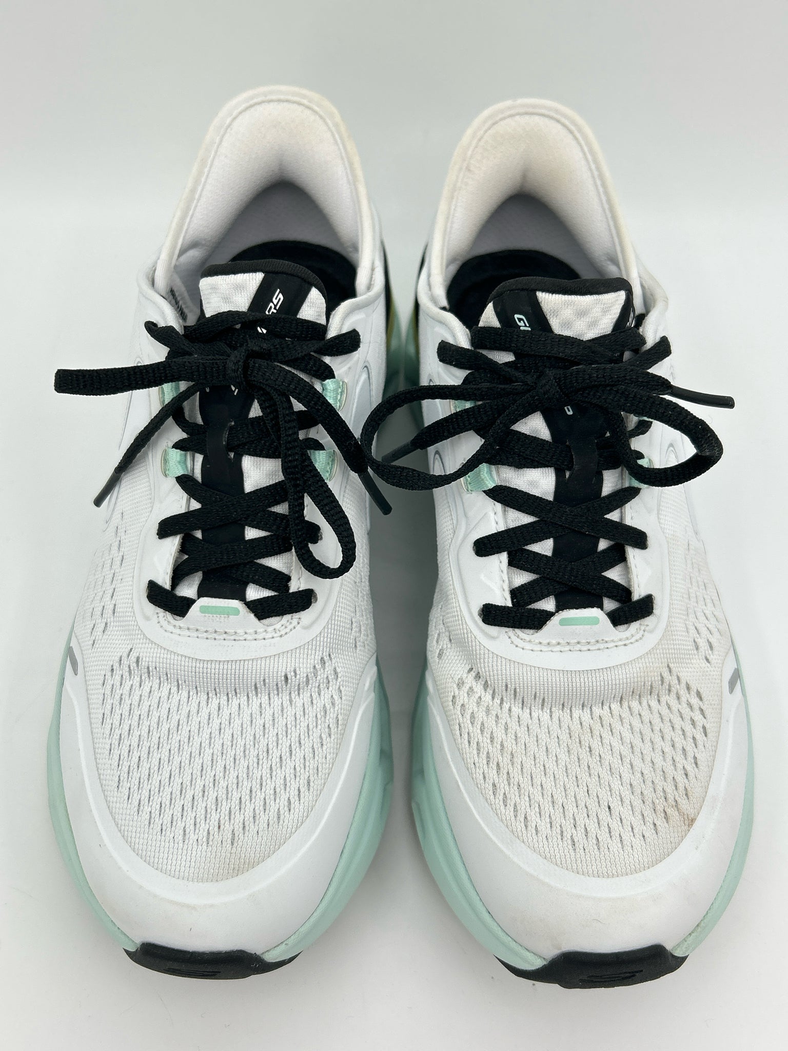 skechers Size 8 White Print Women Sneakers