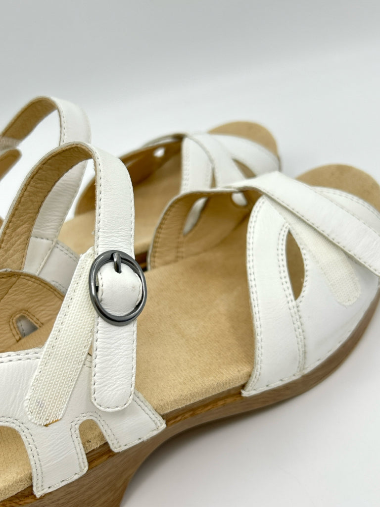 DANSKO Size 40 White Women's Sandal