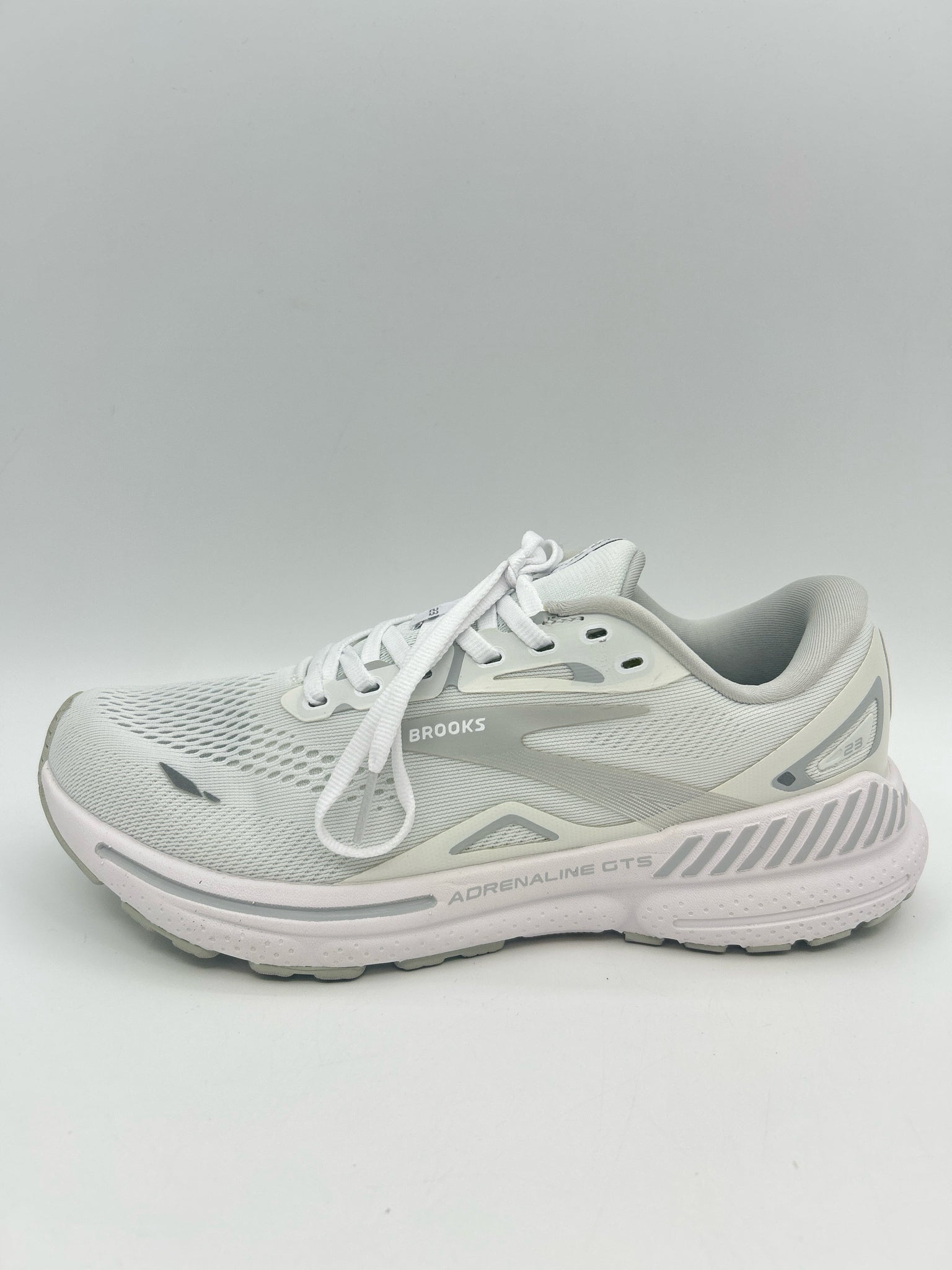 BROOKS Size 8 White Women Sneakers