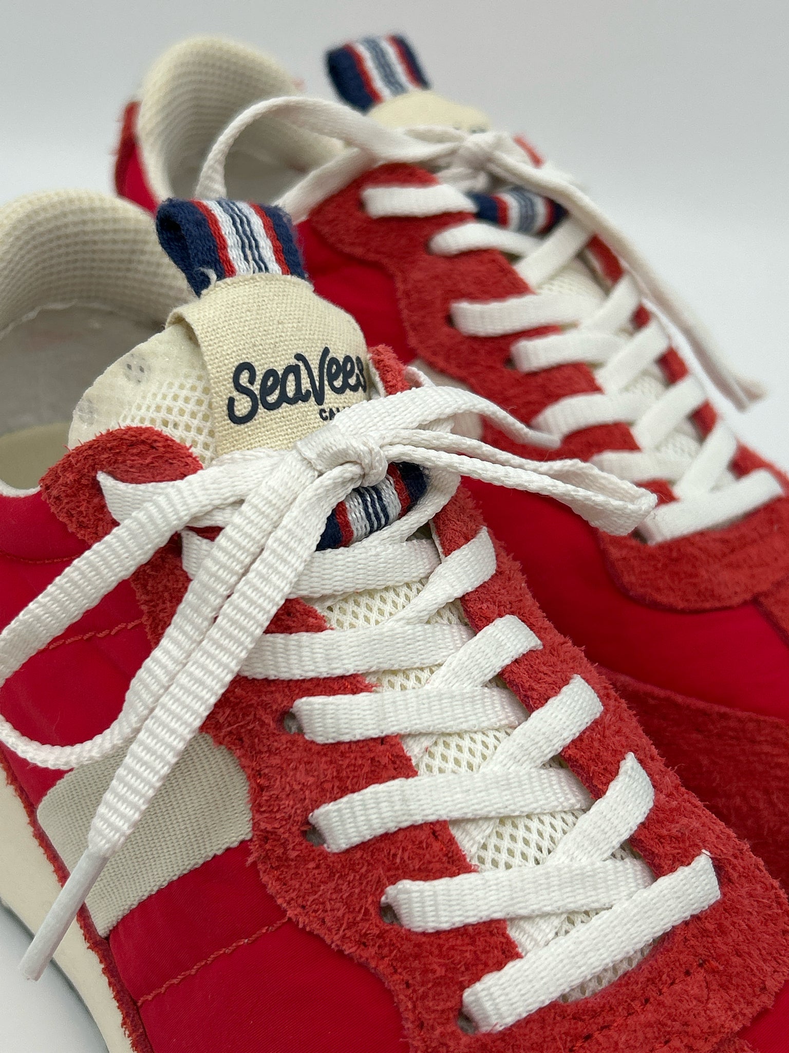 SEAVEES Size 7.5 red and white Women Sneakers