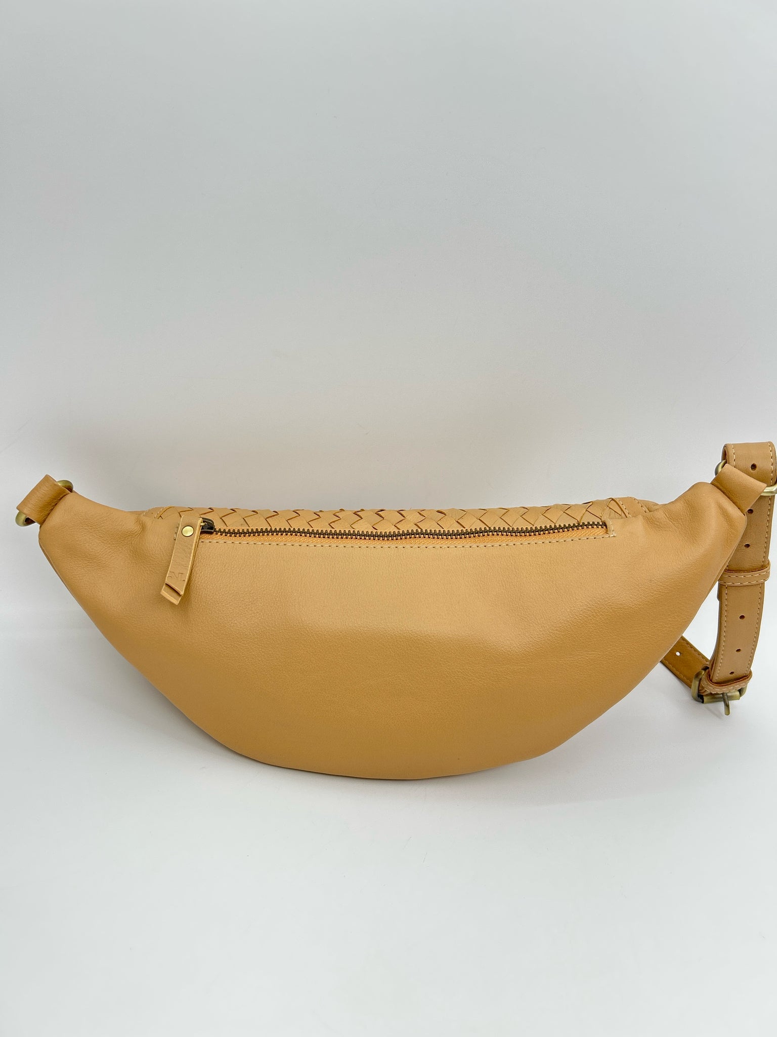 MANDRN SAND Women Purse