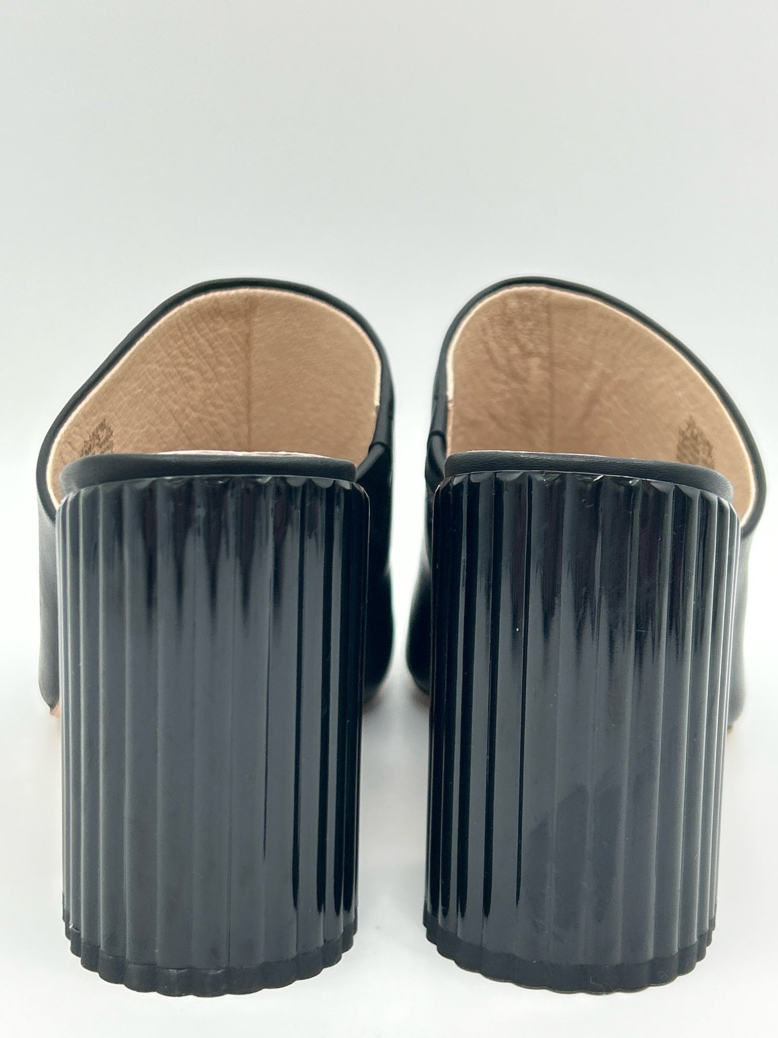 LOUISE ET CIE Size 7M Black Women Shoes