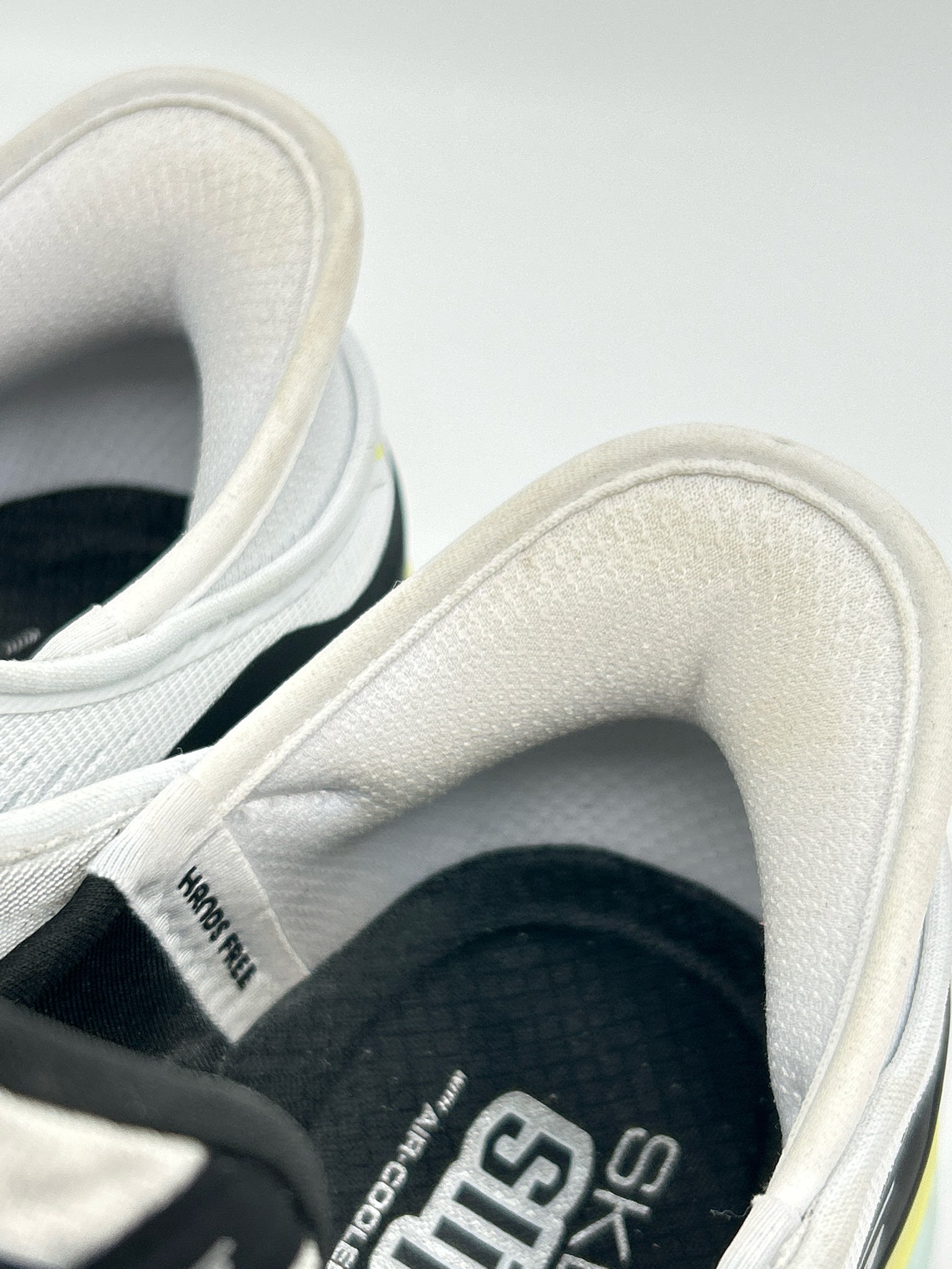 skechers Size 8 White Print Women Sneakers