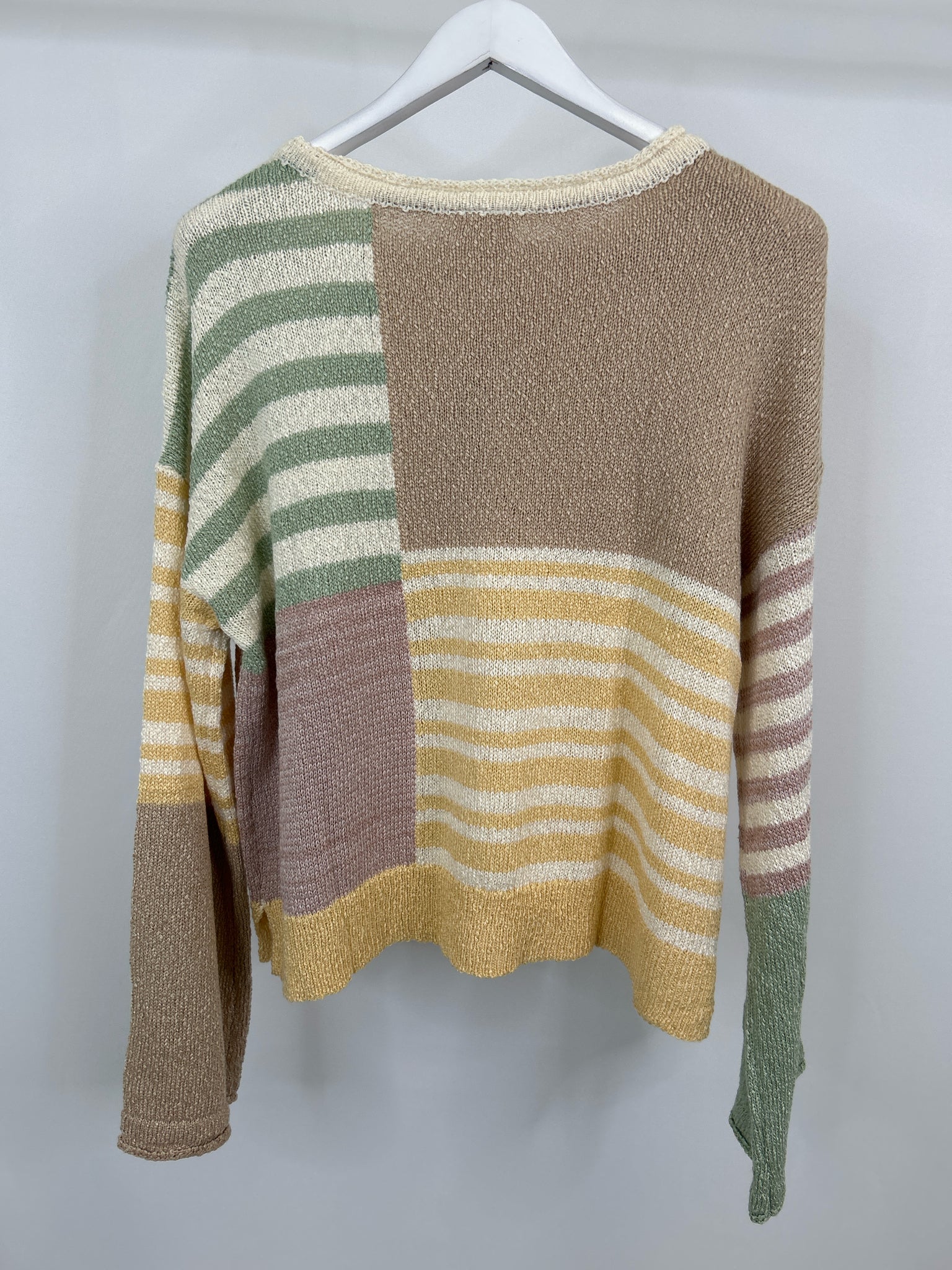 NEW IN Size L Multi-Color Women Sweater NWT