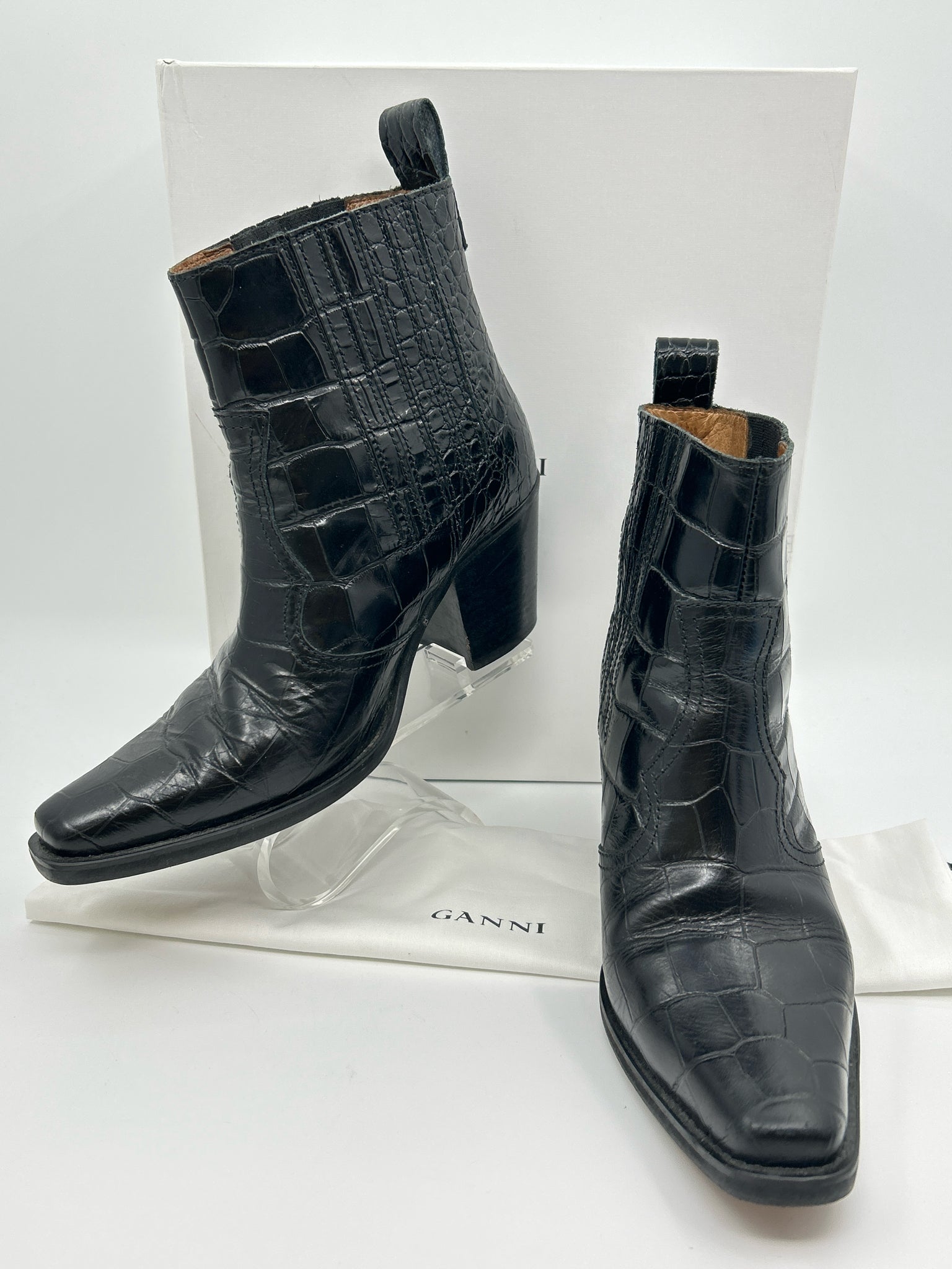 GANNI Size 38/8 Black Women Booties