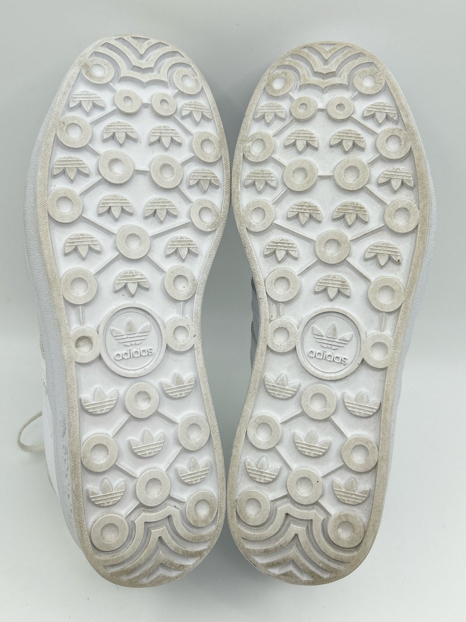 ADIDAS Size 7.5 White Women Sneakers