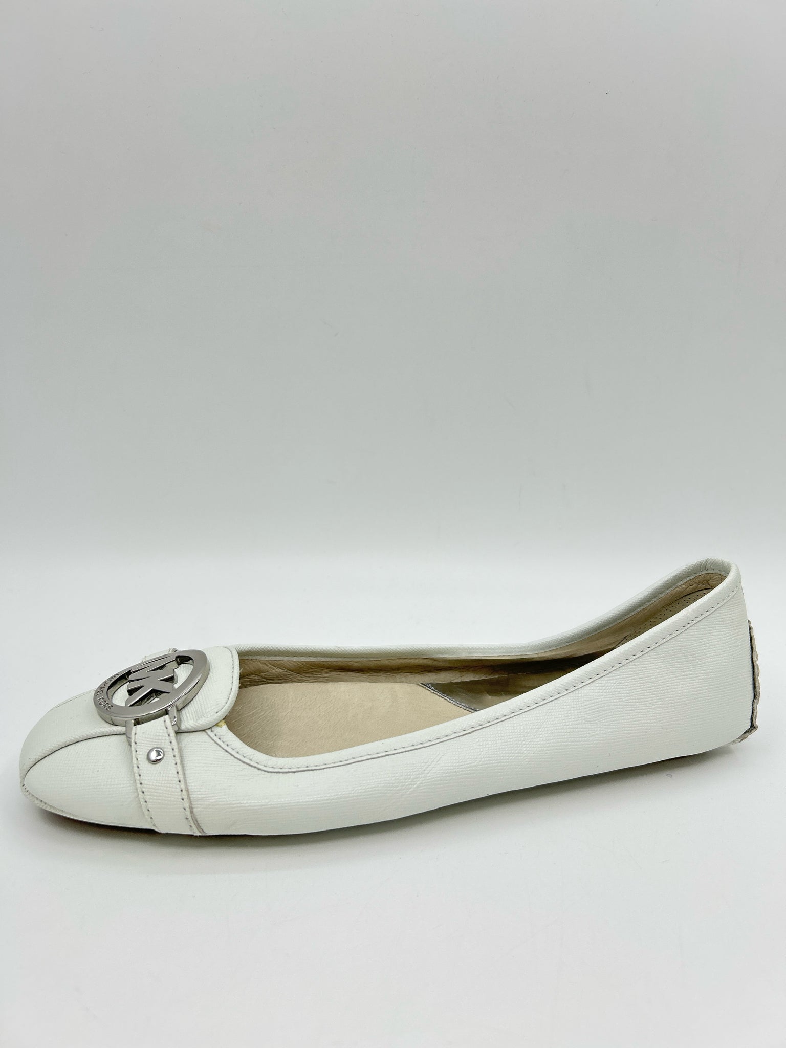 MICHAEL MICHAEL KORS Size 8M White Women Flats