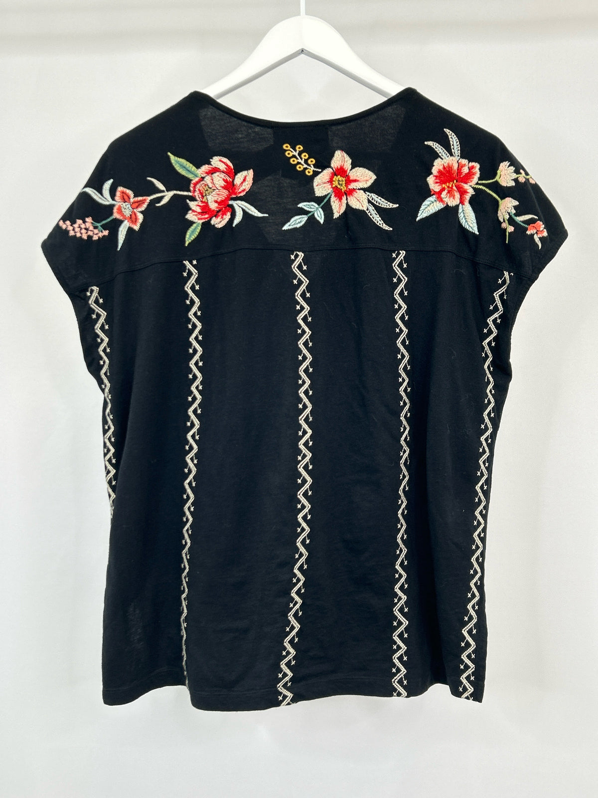 JOHNNY WAS Size L Black Floral Women Shirt