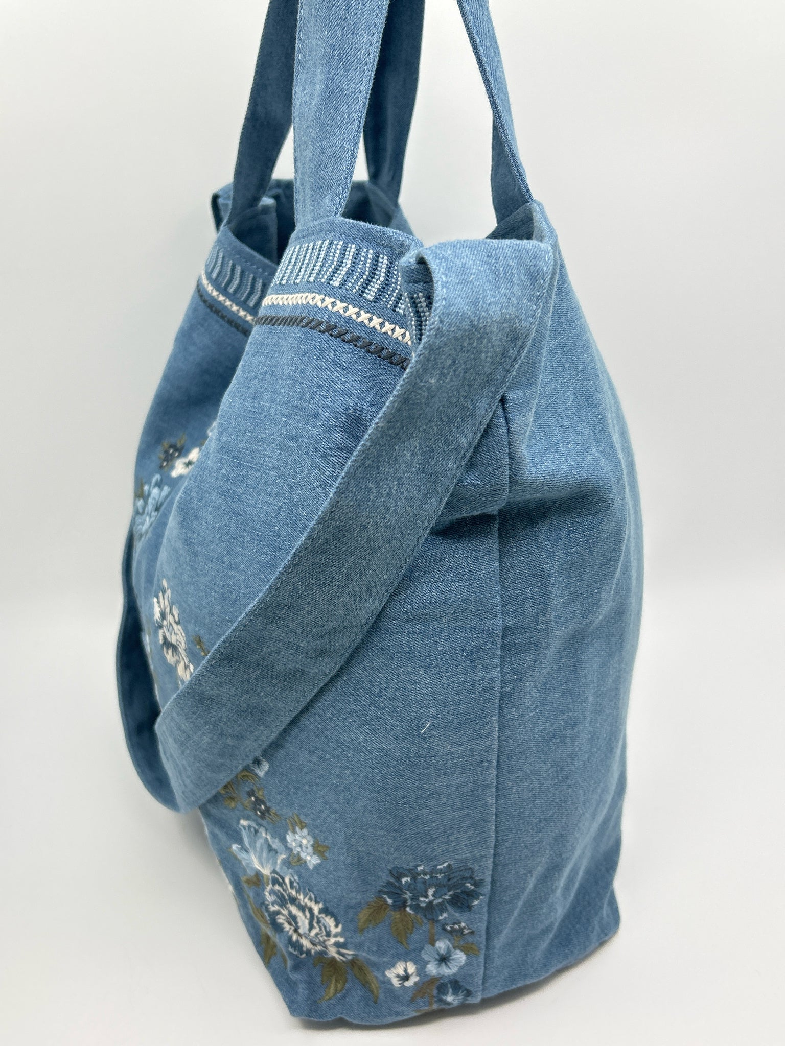 DRIFTWOOD Blue floral Women Tote