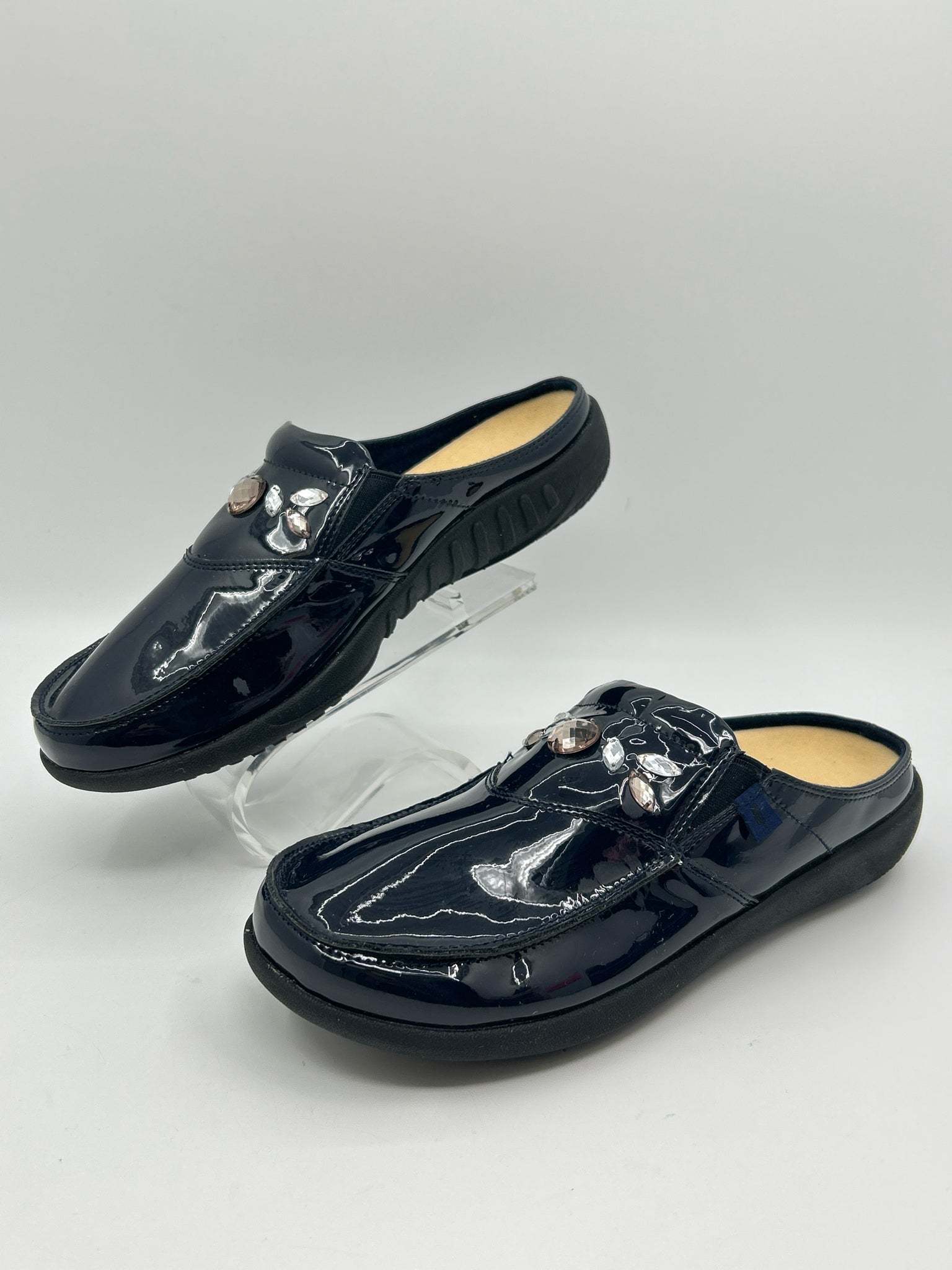 REVITALIGN Size 9B Navy Women Shoes