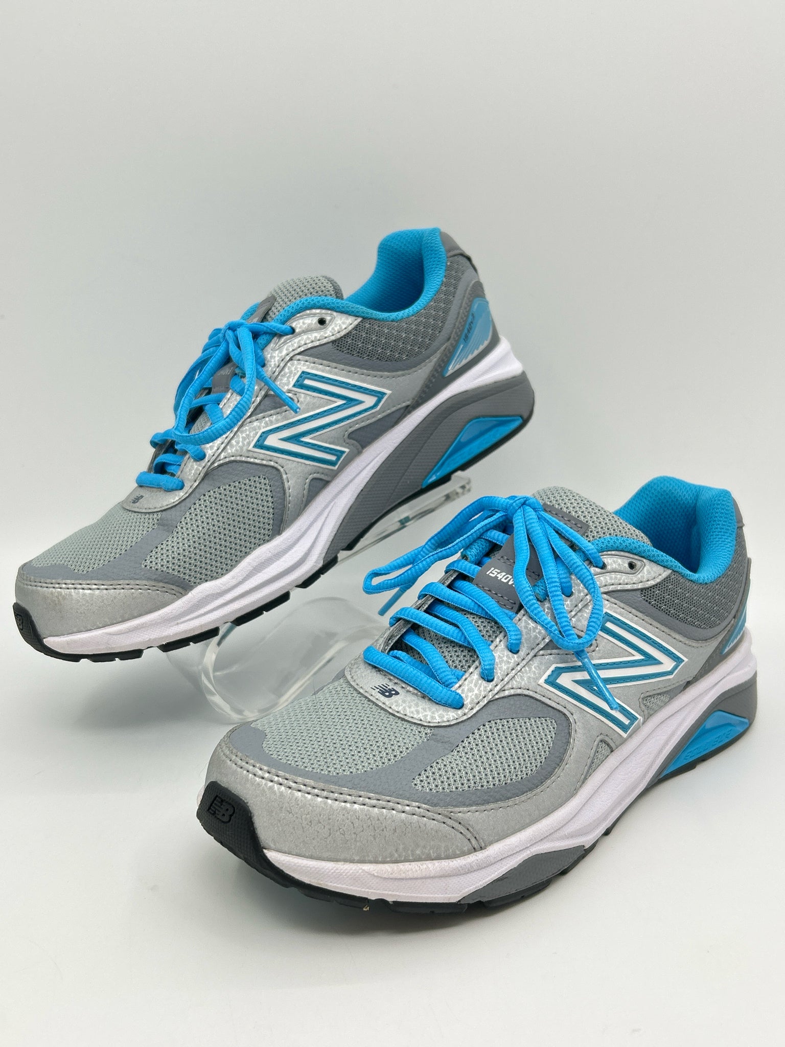 NEW BALANCE Size 8.5 Grey & Blue Women Sneakers