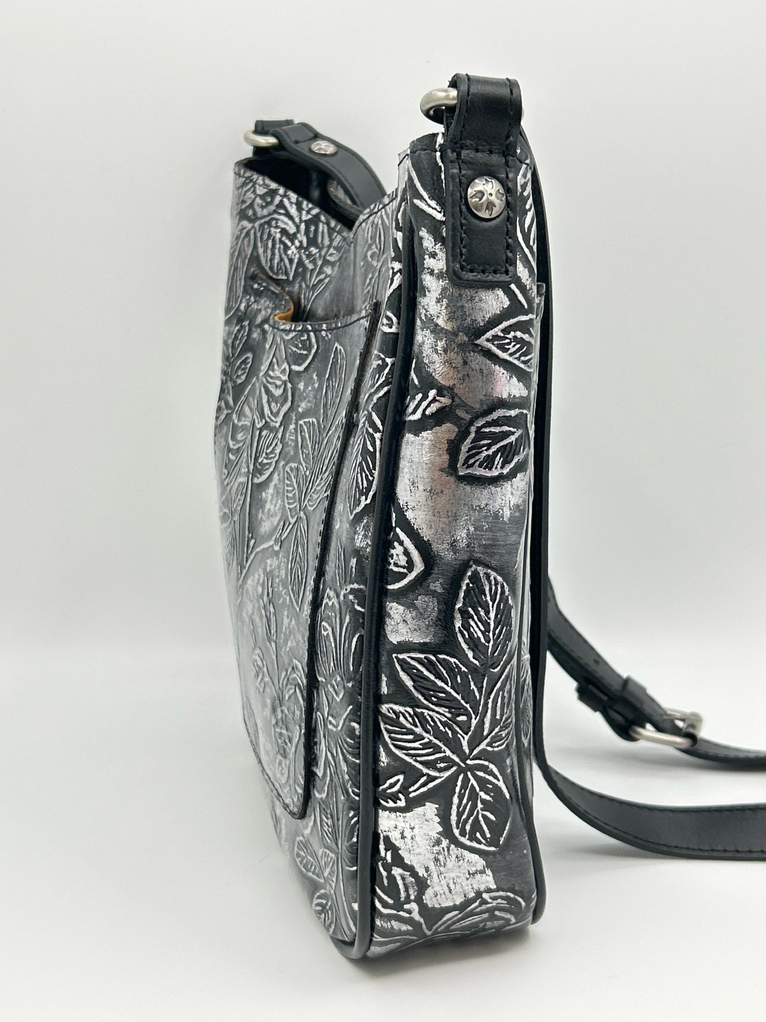 PATRICIA NASH Silver and Black Women Purse