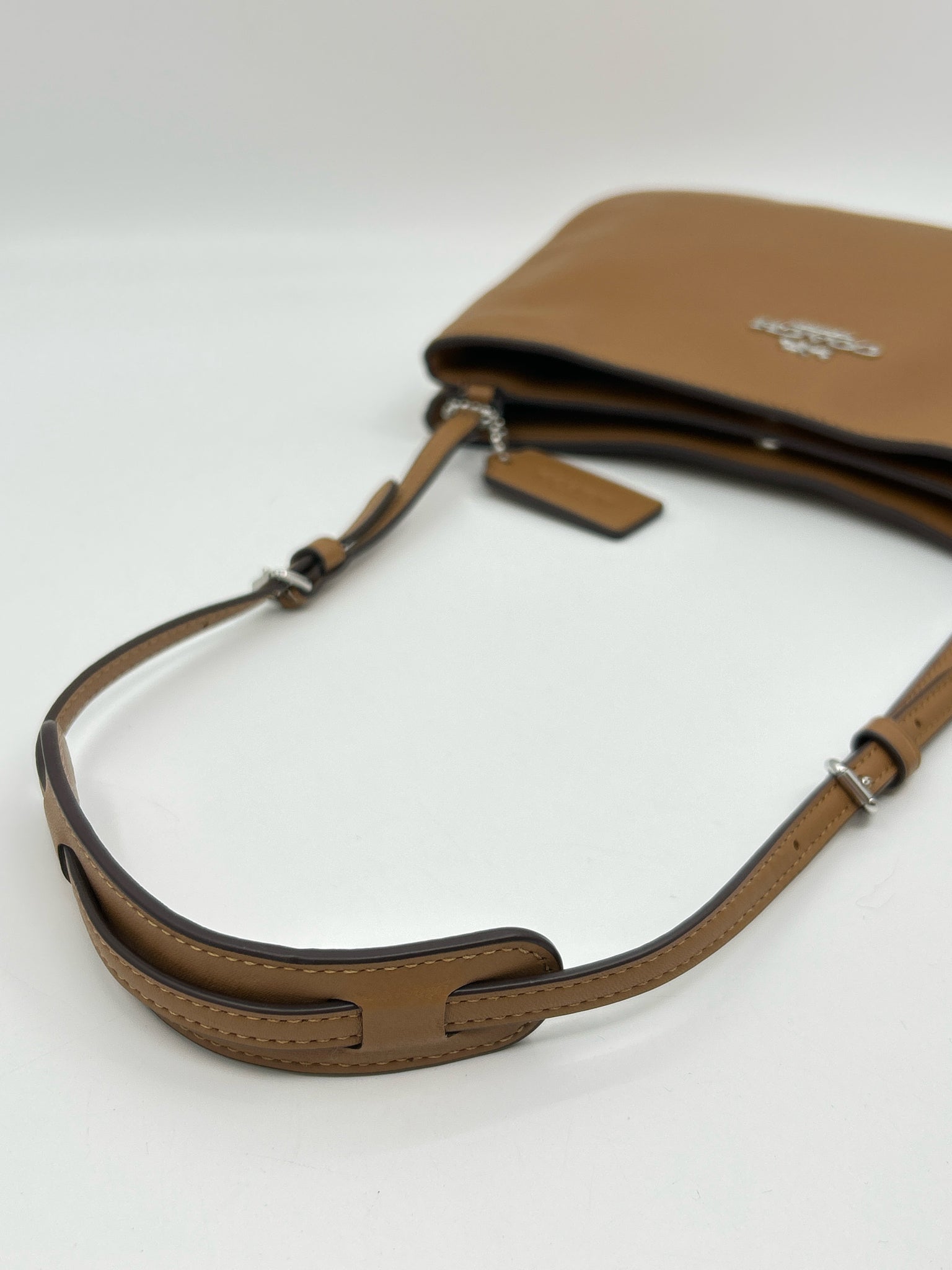 COACH NWOT Brown Women Purse