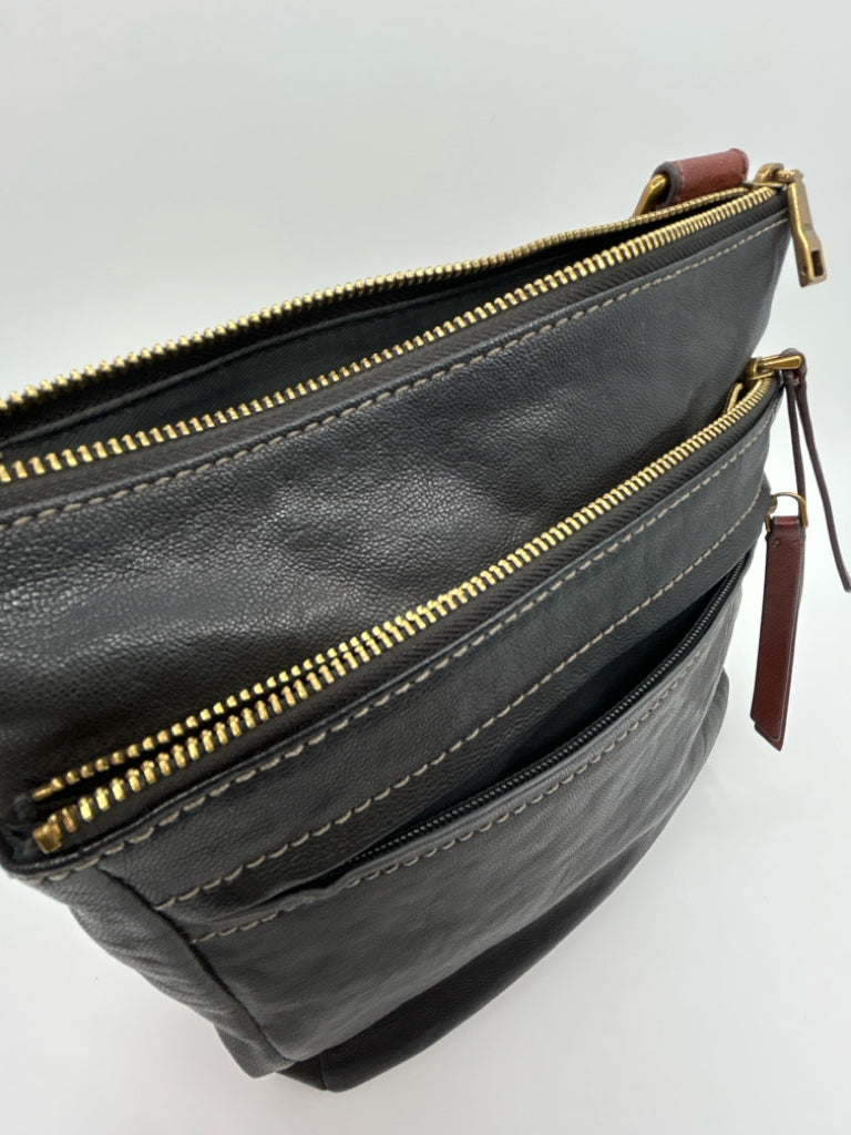 FOSSIL BLACK AND TAN Purse