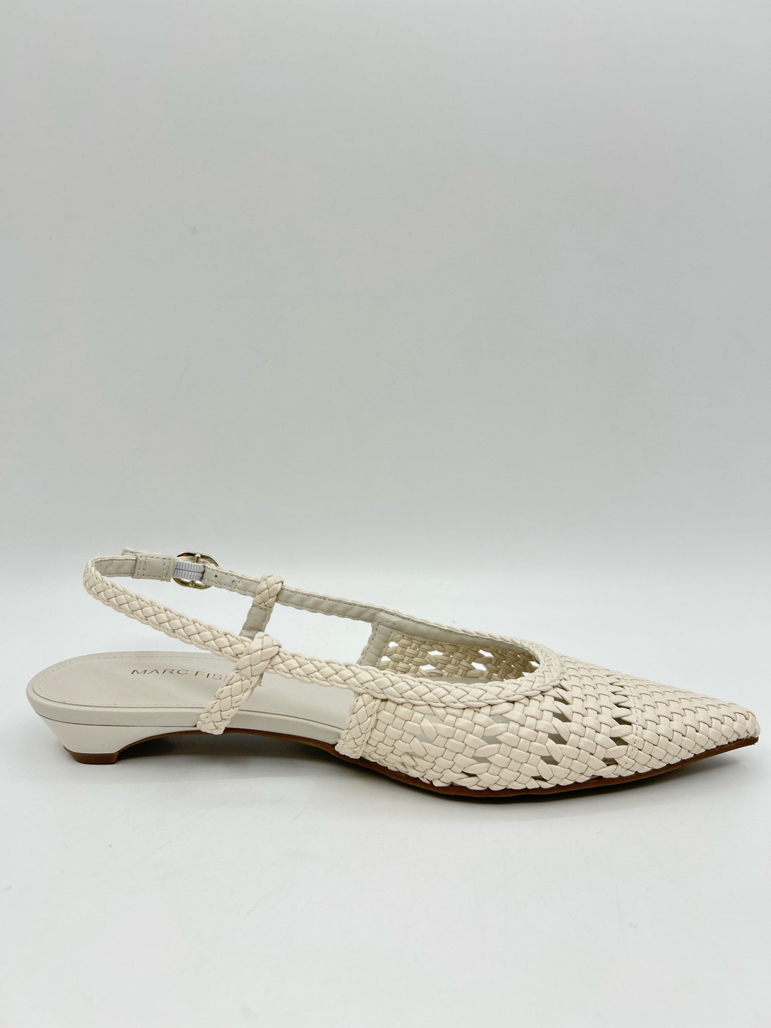 MARC FISHER Size 7M Ivory Women Flats