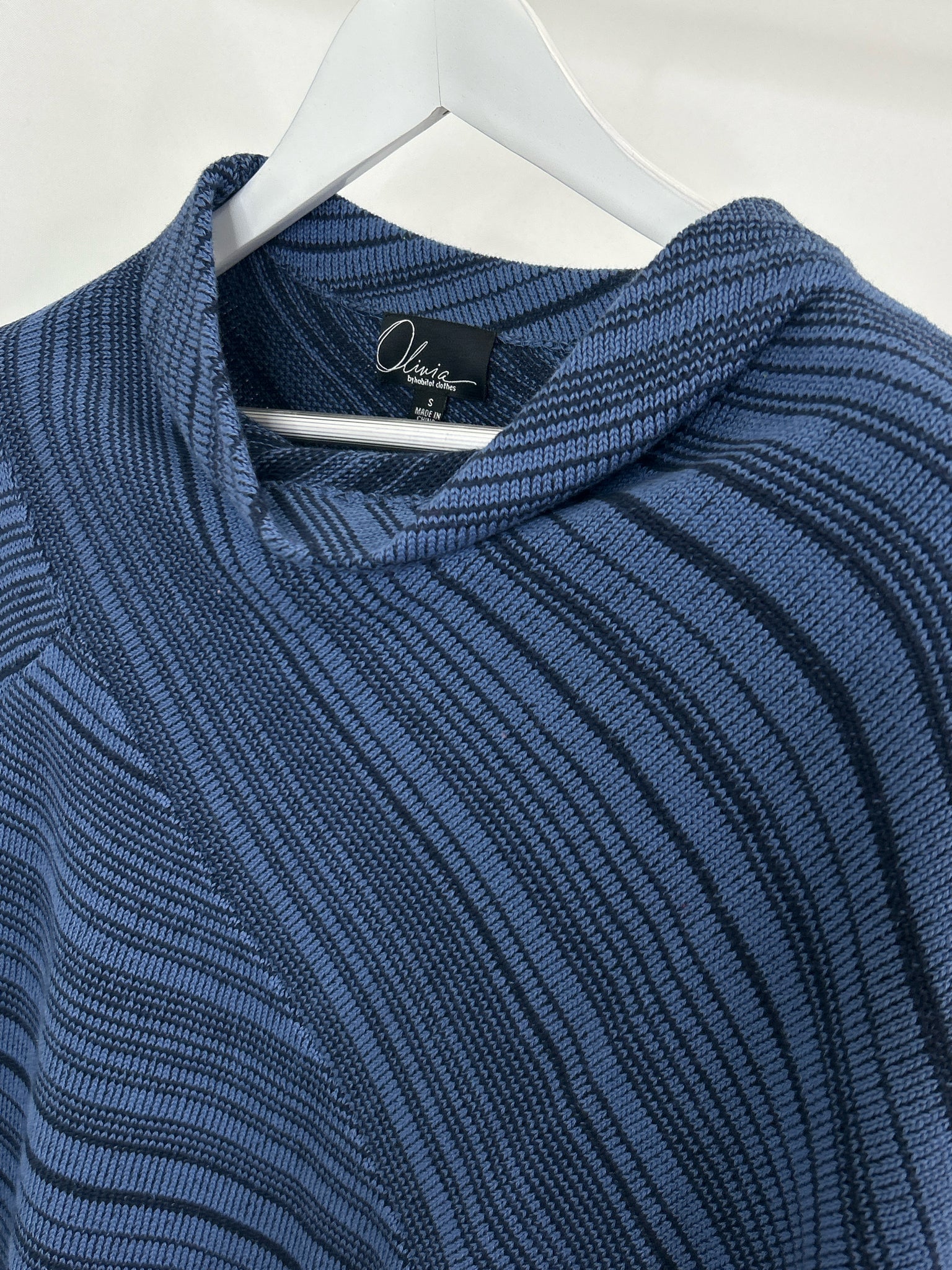OLIVIA BY HABITAT CLOTHES Size S Navy & Blue Women Sweater NWT