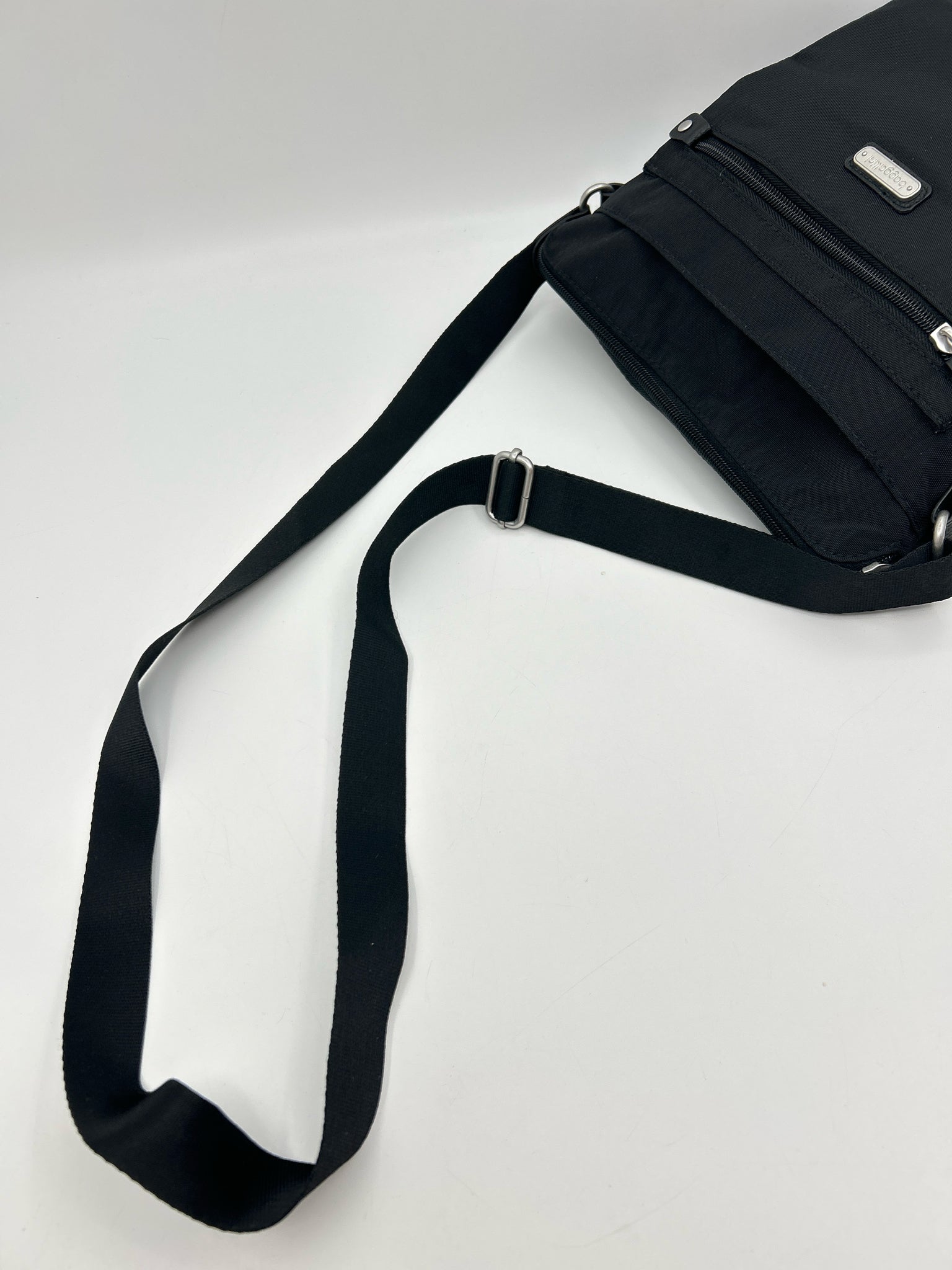 BAGGALLINI Black Women Purse