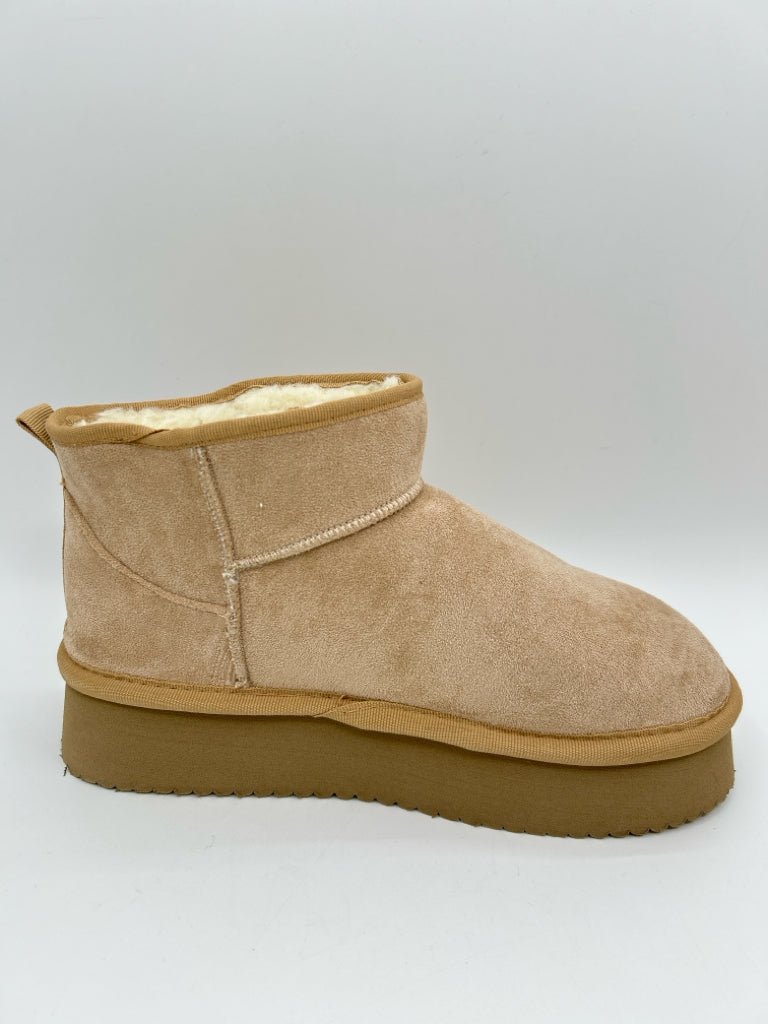 HEY GIRL Women Size 8 Tan Booties