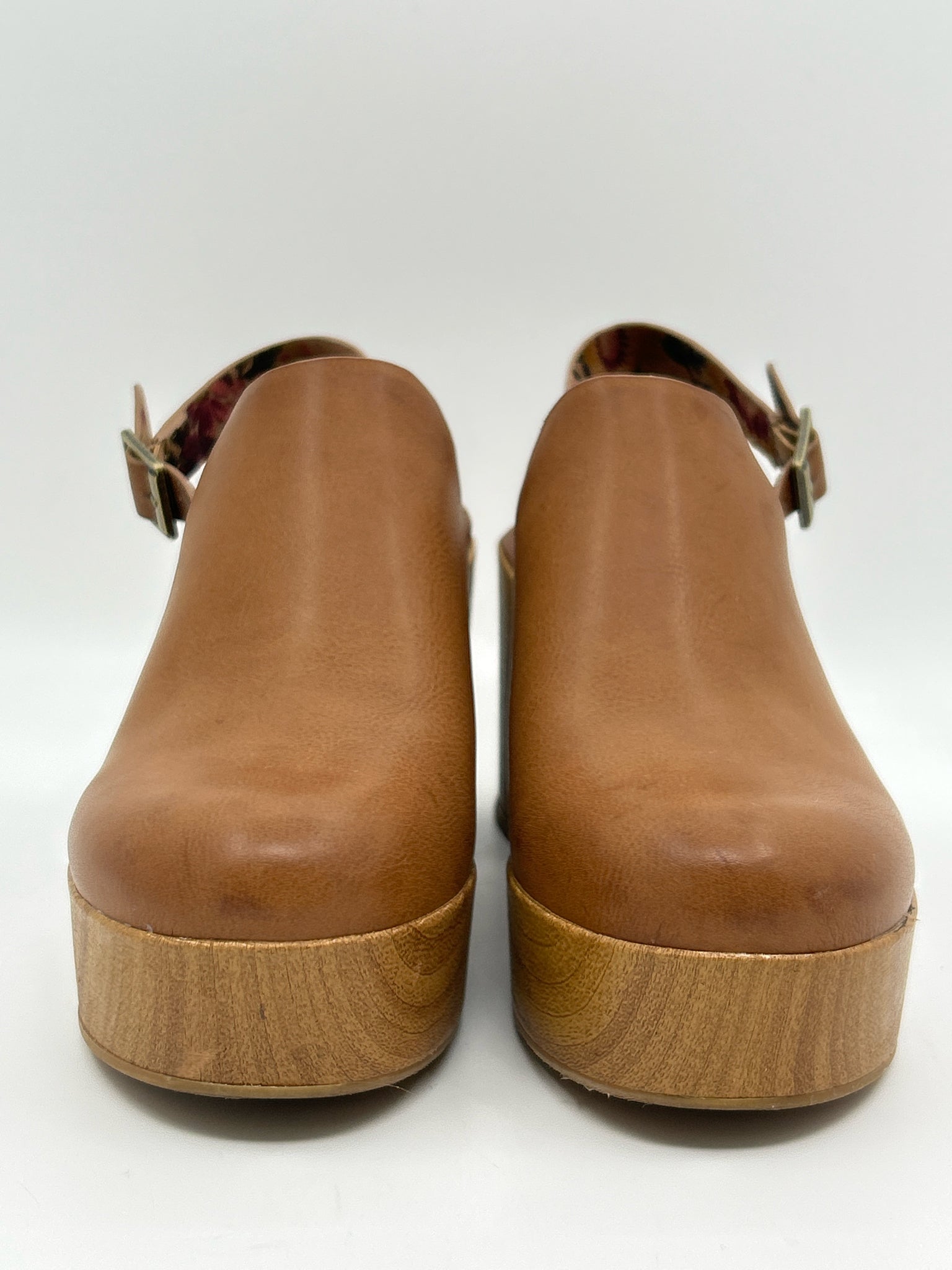 Korks Size 8 Tan Women Pumps