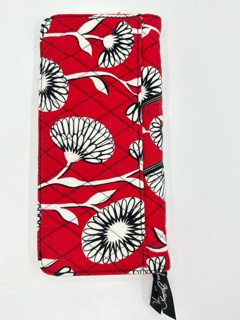 VERA BRADLEY NWOT RED FLORAL Wallet