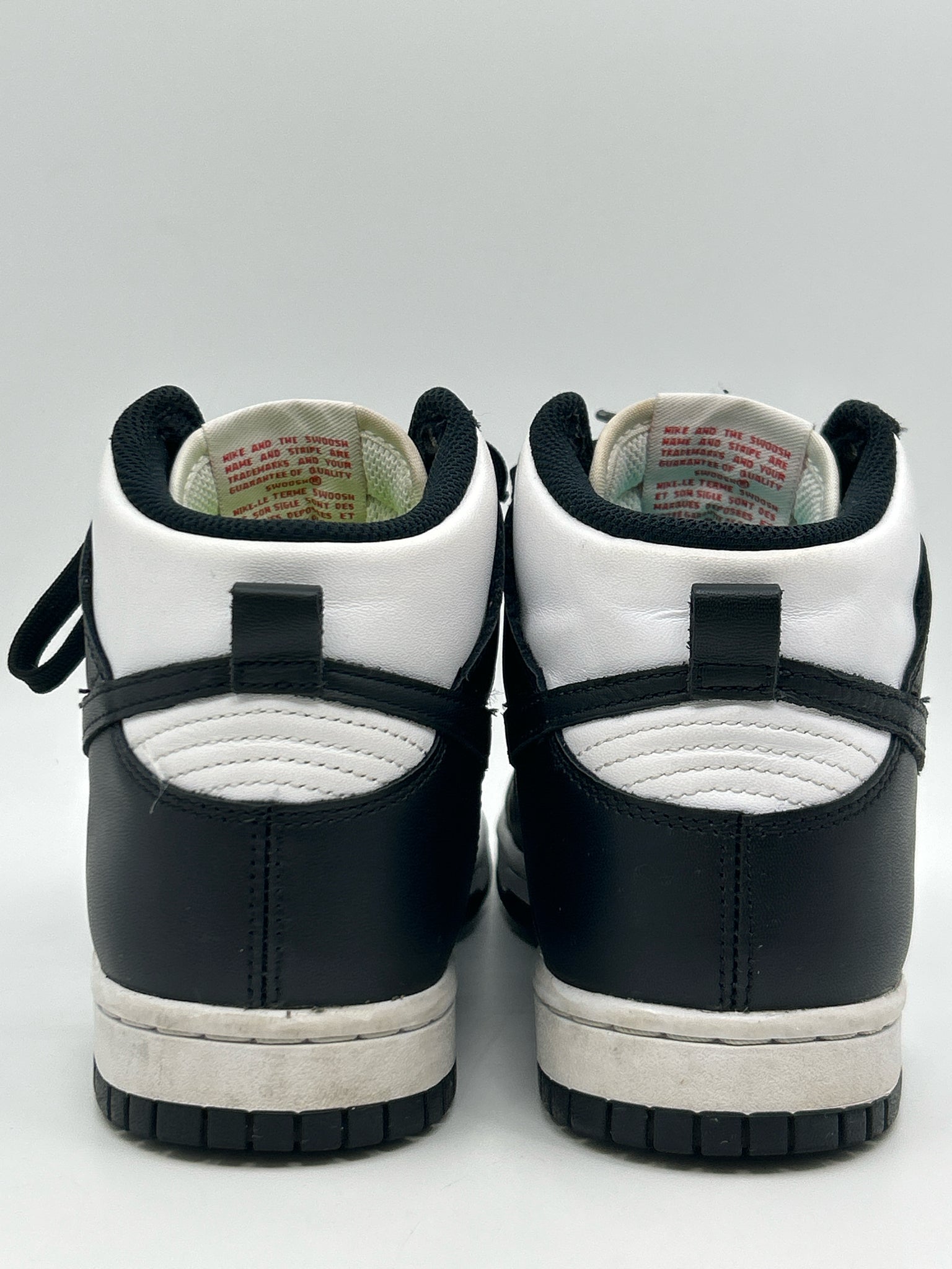 NIKE Size 7 Black & White Women Sneakers