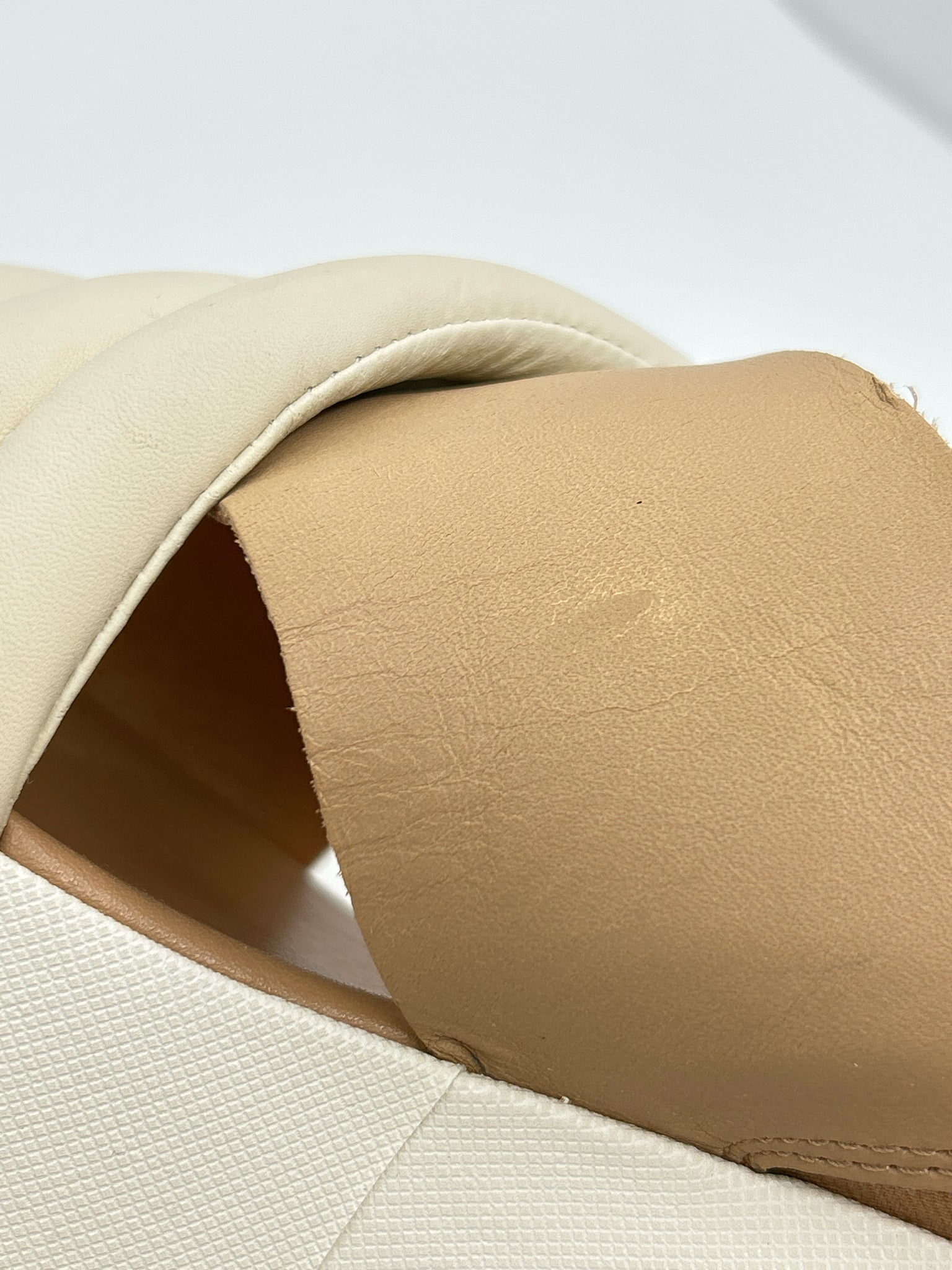 SOREL Size 8.5 Chalk and Beige Women Sandal