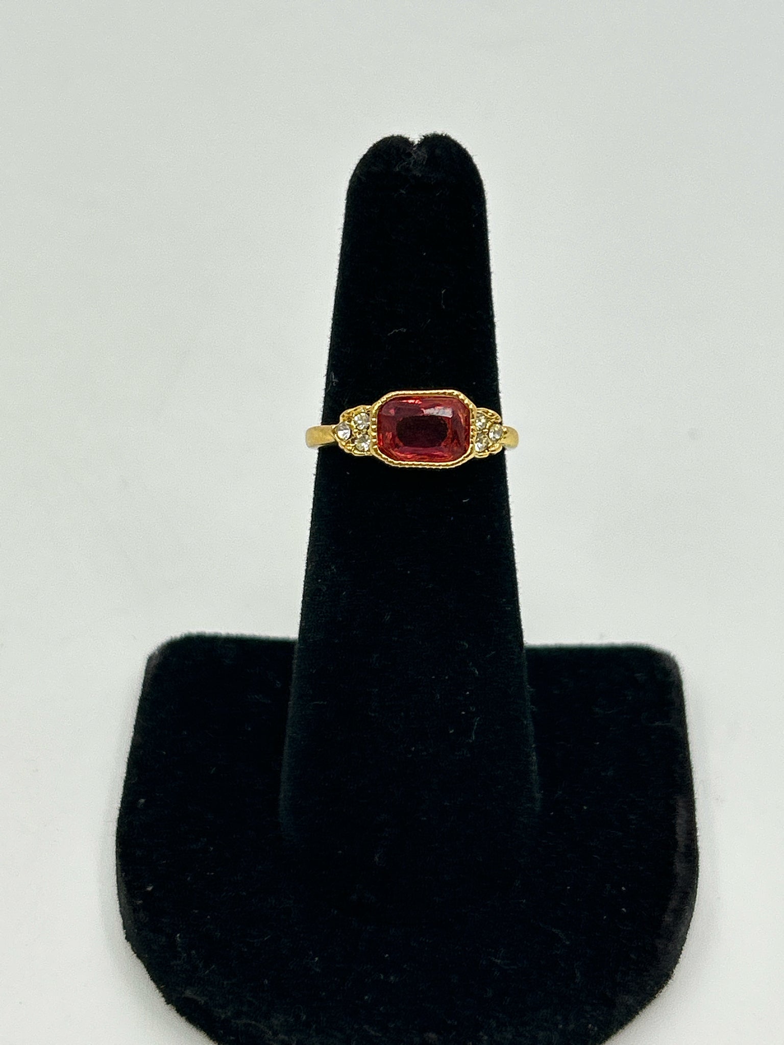 D'JOY Gold and red Size 6 Ring