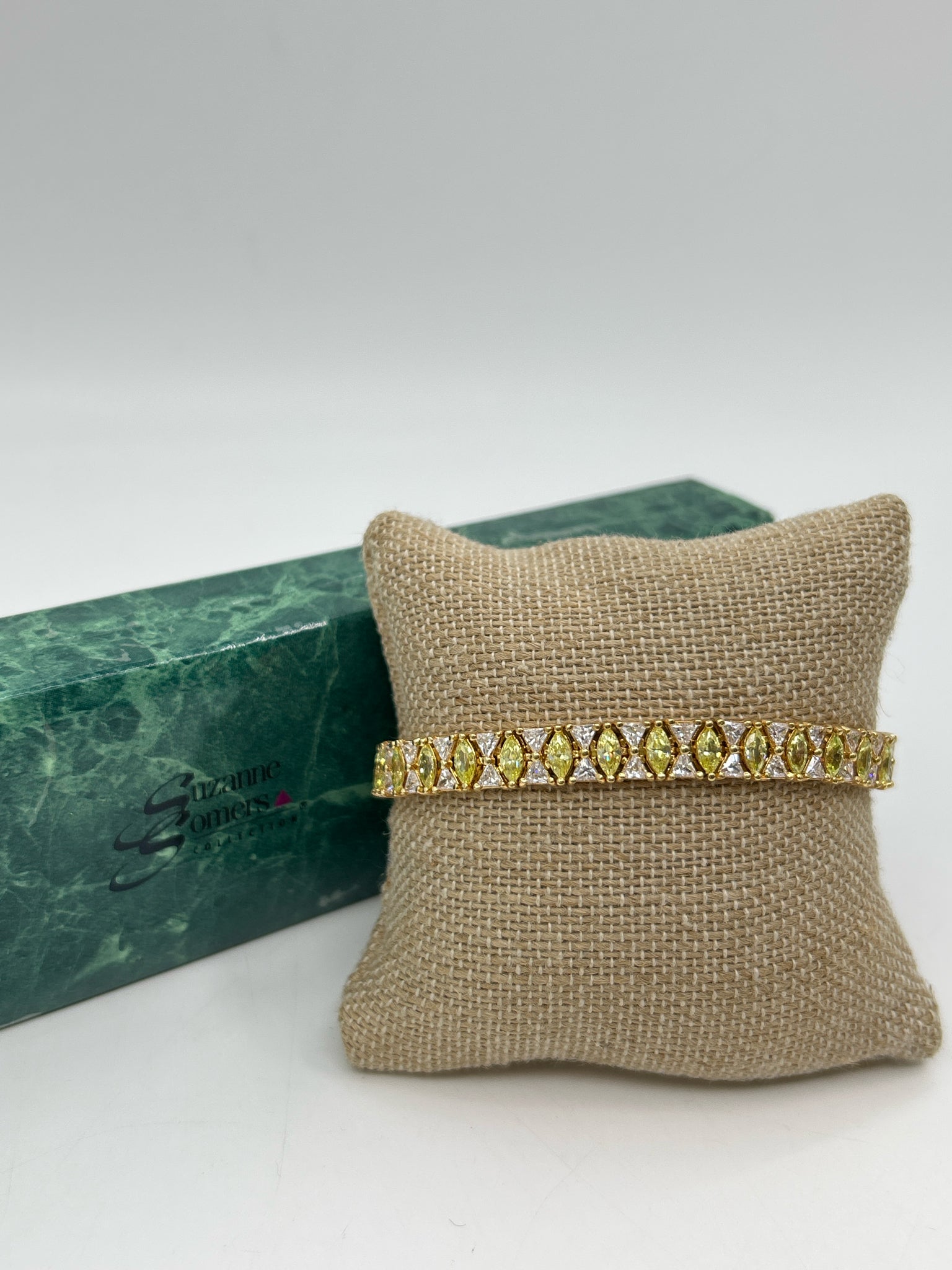 SUZANNE SOMERS Yellow and White Bracelet