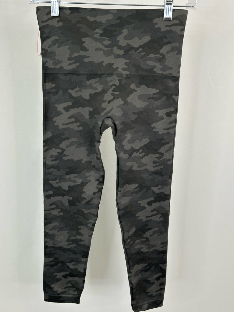 SPANX Size M CAMO Women's Legging NWT