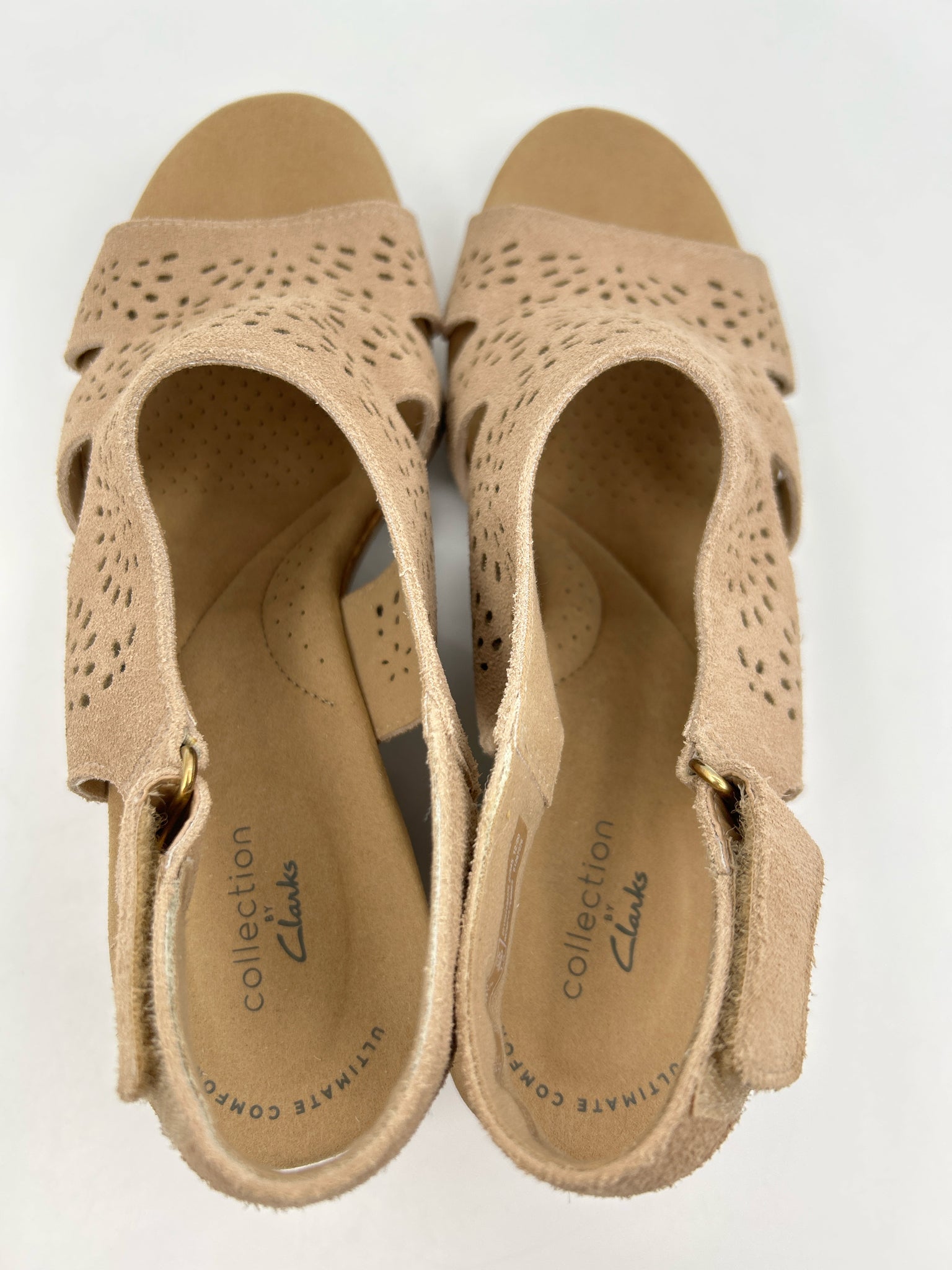 COLLECTION BY CLARKS Size 10M SAND Women Sandal