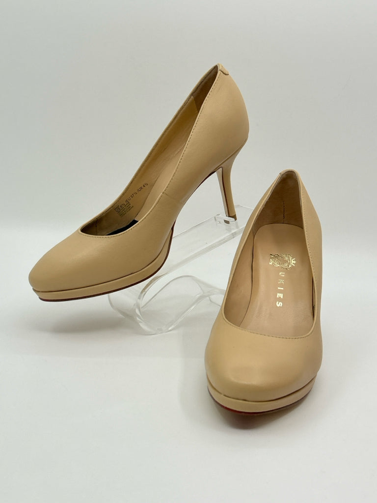 UKIES Women Size 6.5 Nude Paris Pumps