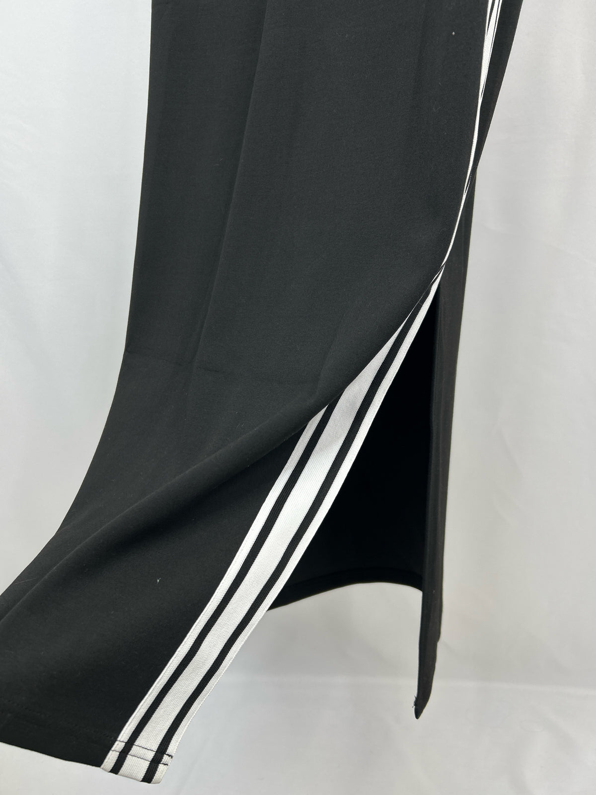 Modesees Size M Black and White Women Dress