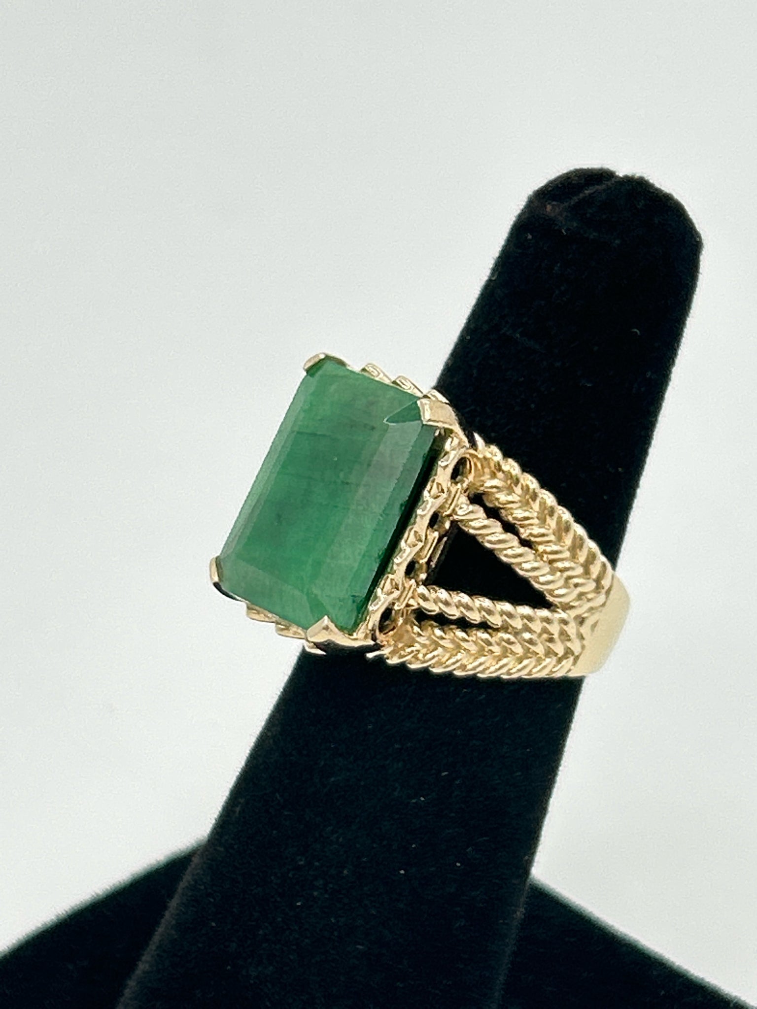 OG INDIA GOLD AND GREEN Ring