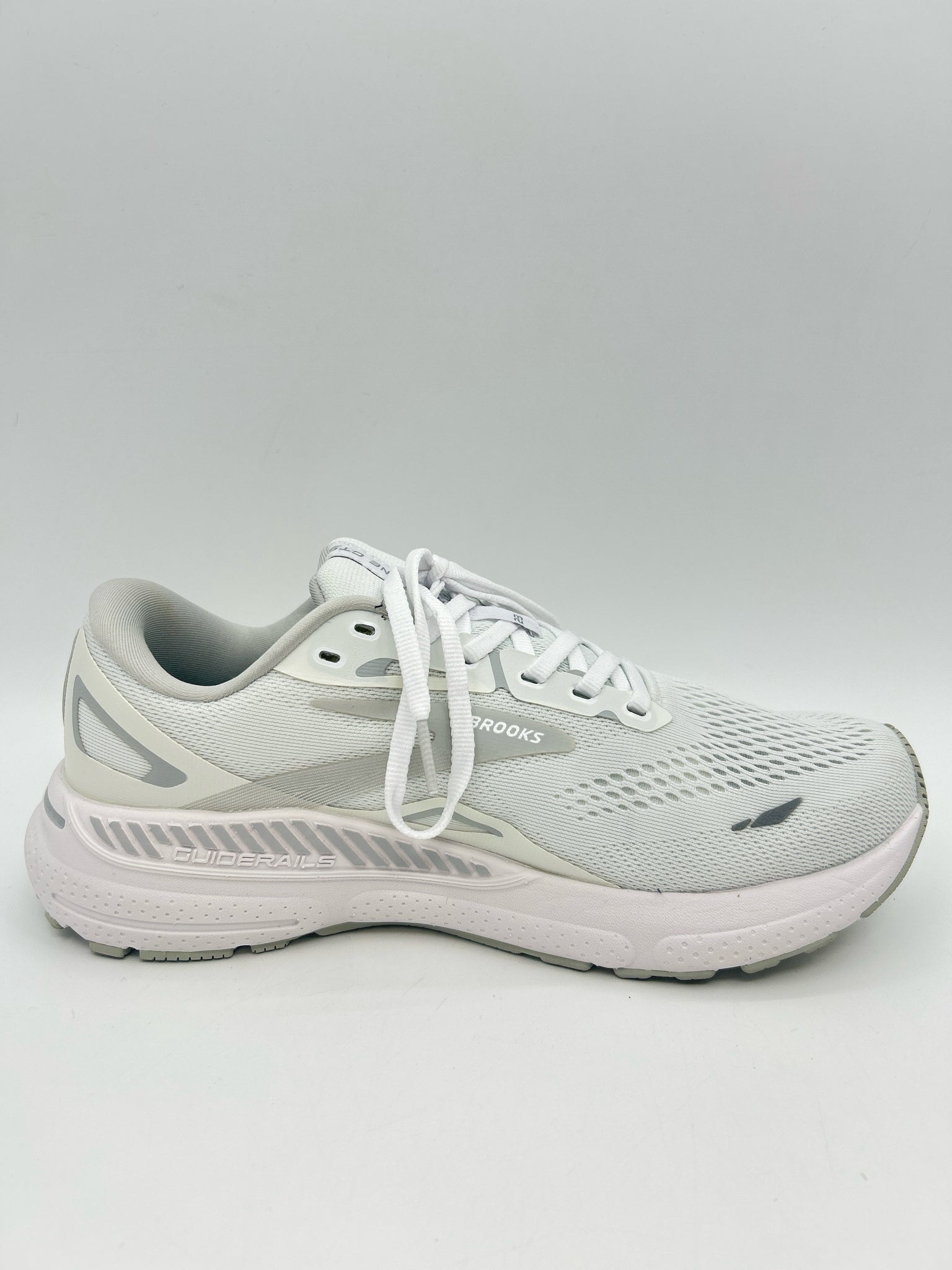 BROOKS Size 8 White Women Sneakers