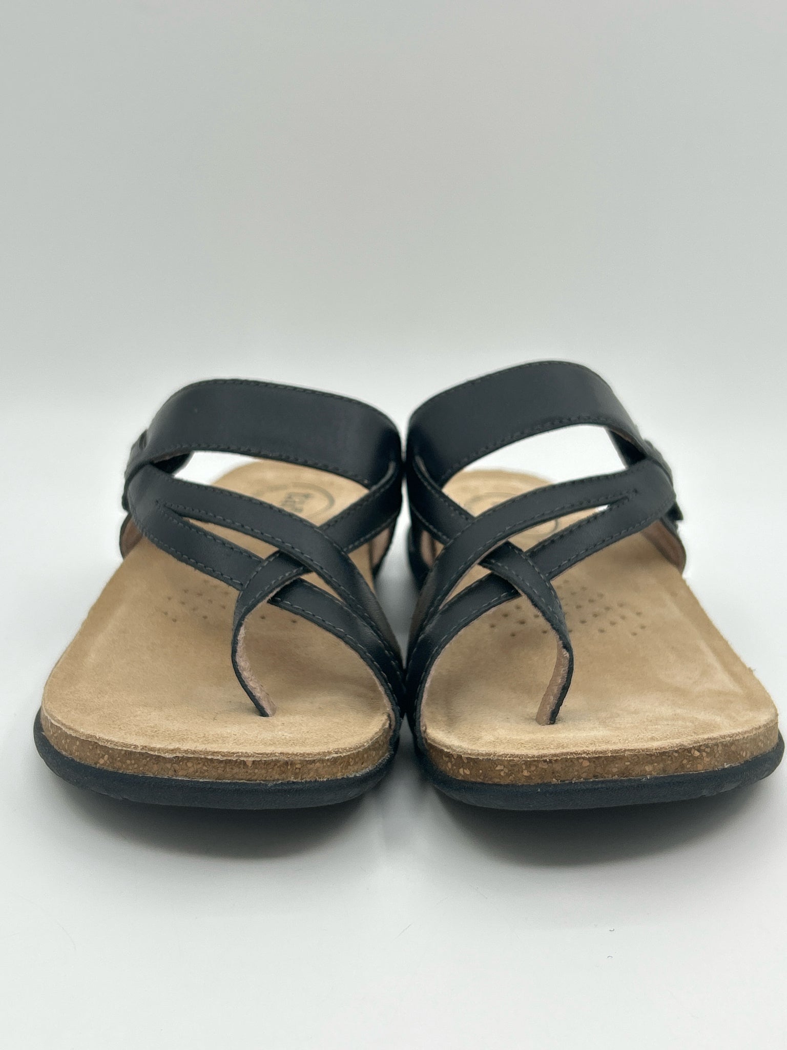 TAOS NWOB Size 6 Black Women Sandal