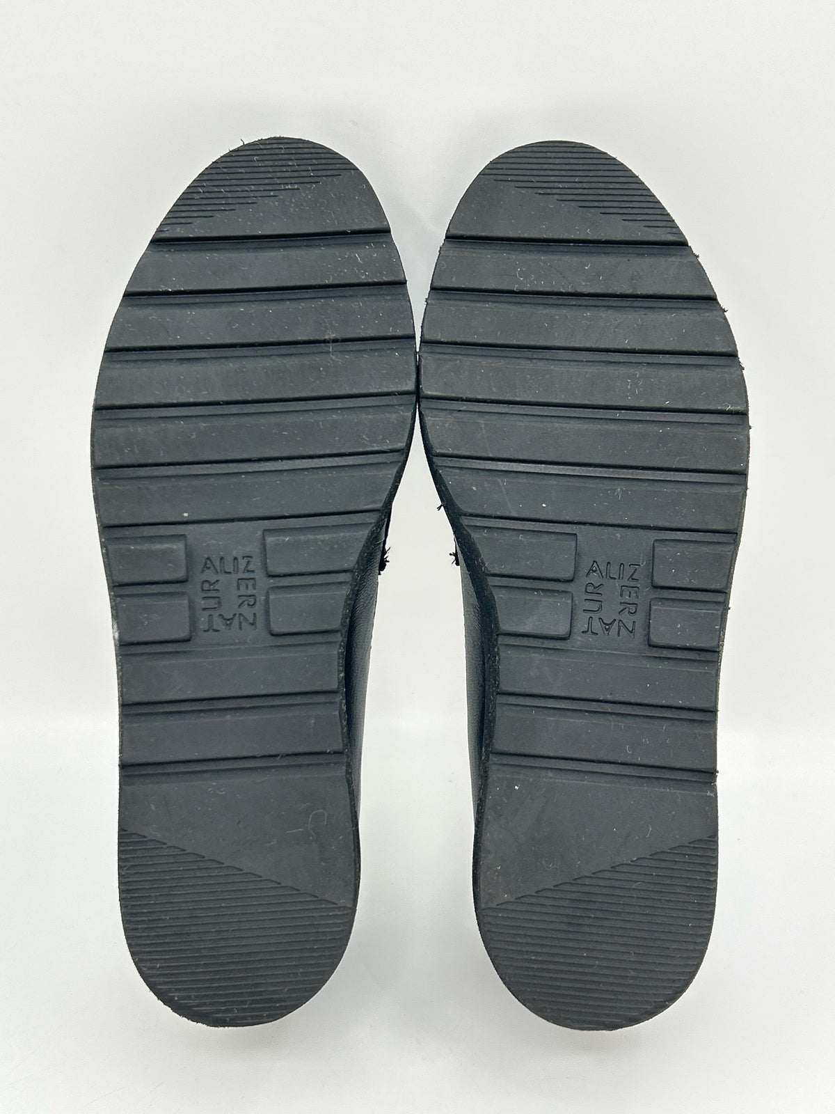 NATURALIZER Size 6.5M Black Women Loafer