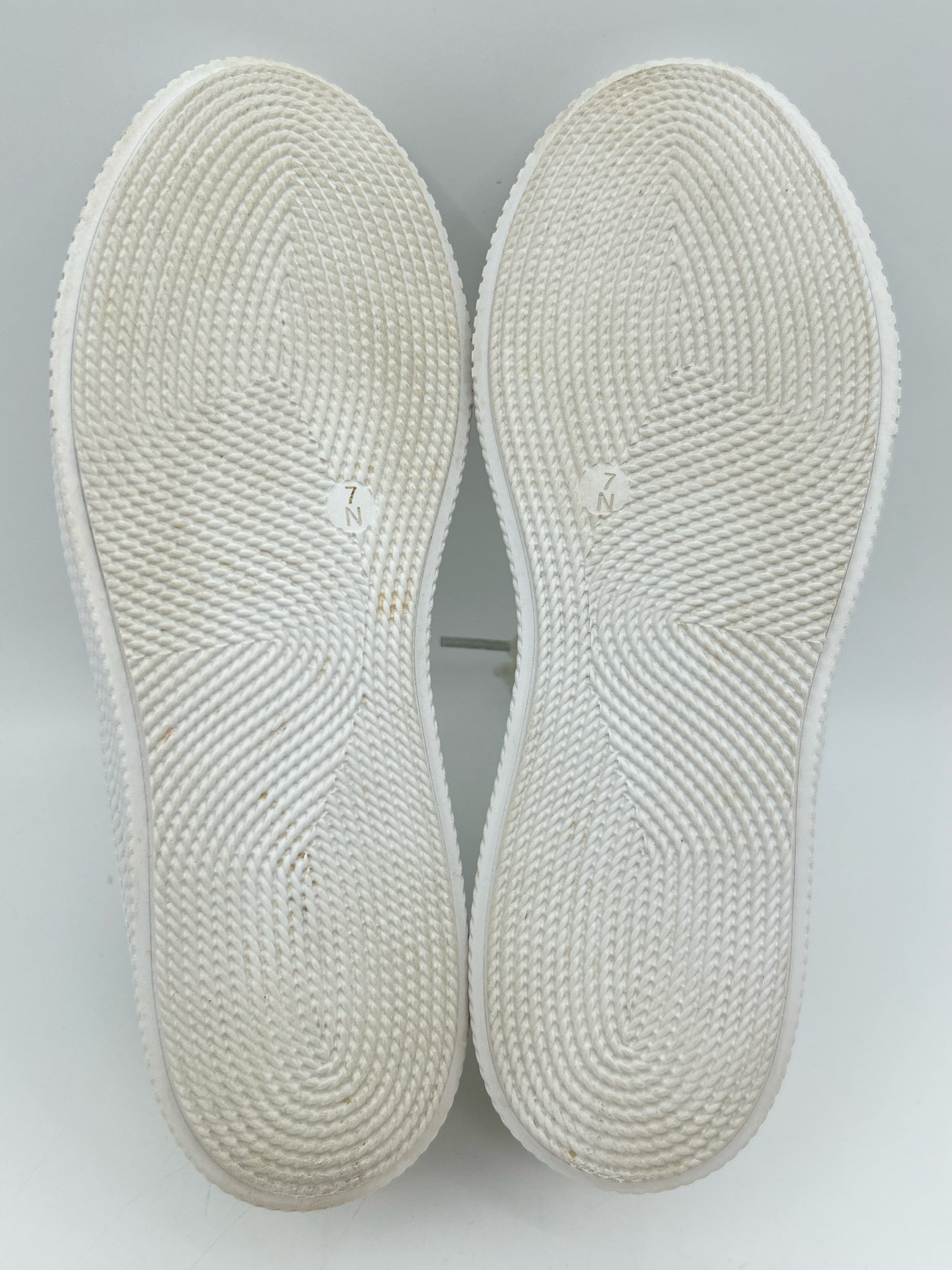 VANELI Size 7N White Women Sneakers