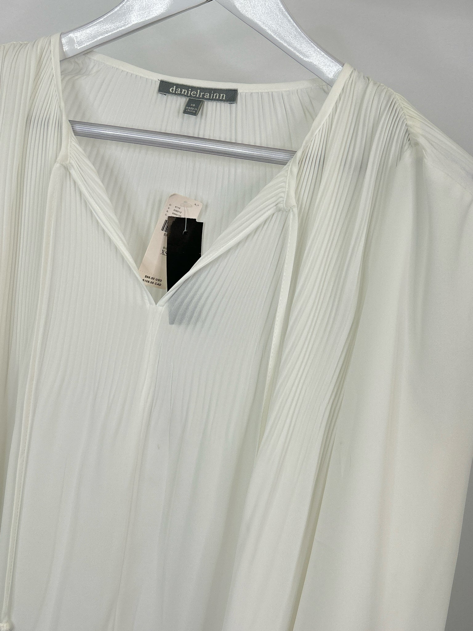 DANIELRAINN Size XS White Women Top