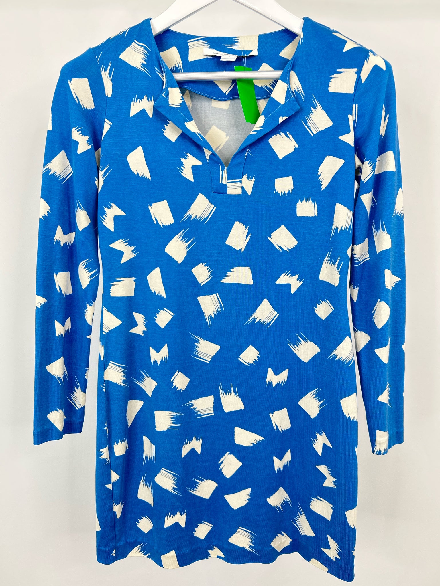 DIANE VON FURSTENBERG Size 2 blue and white Women's Dress
