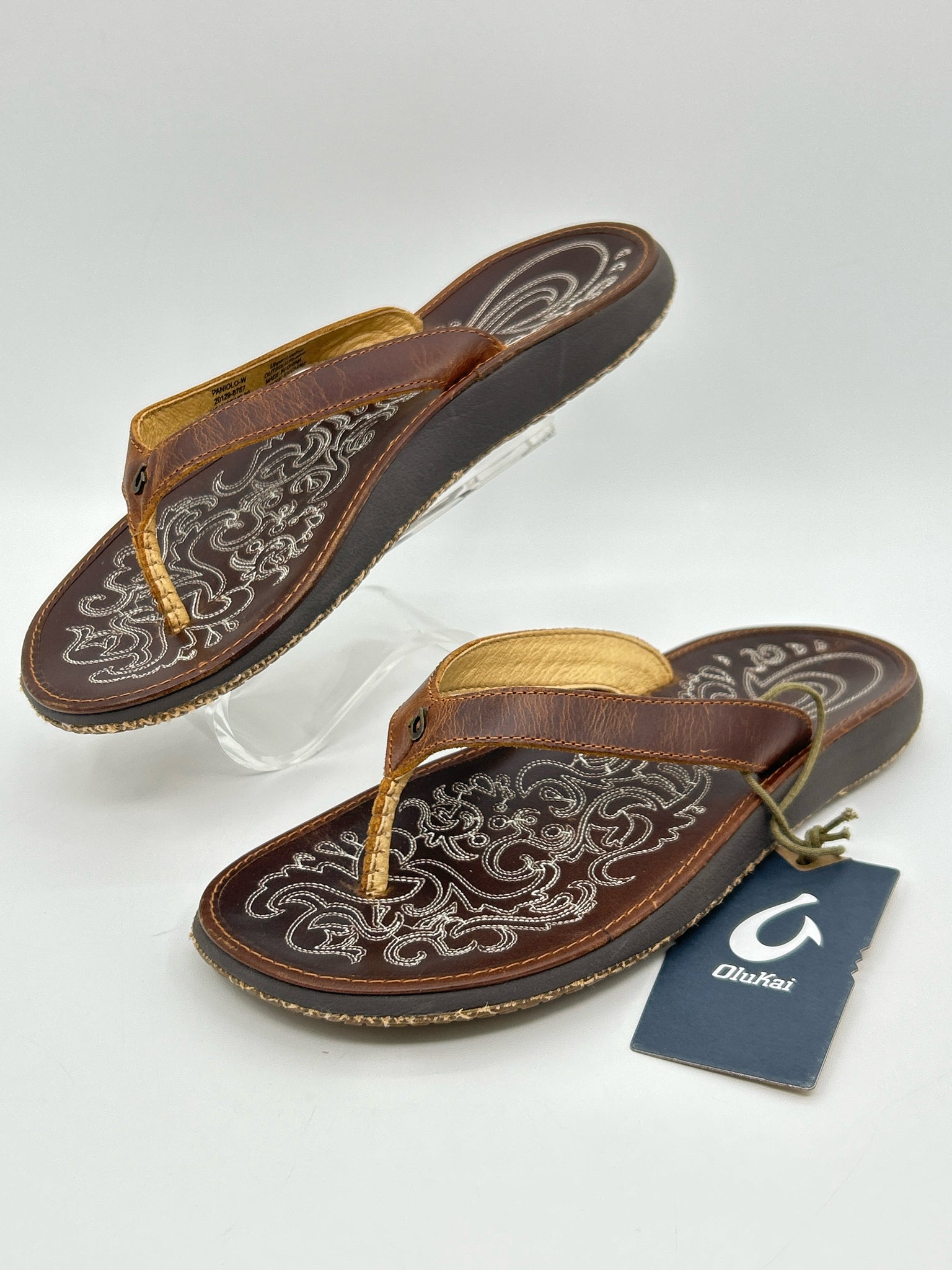 OLUKAI Size 9B Brown Women Sandal