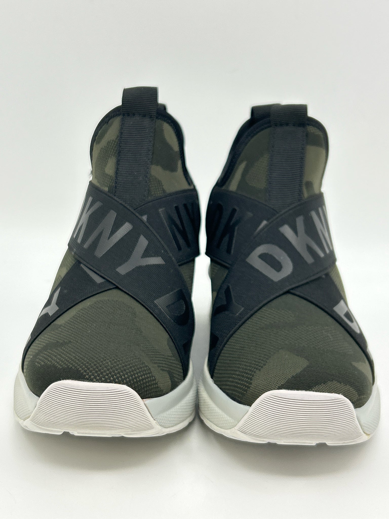 DKNY Size 7.5 CAMO Women Sneakers